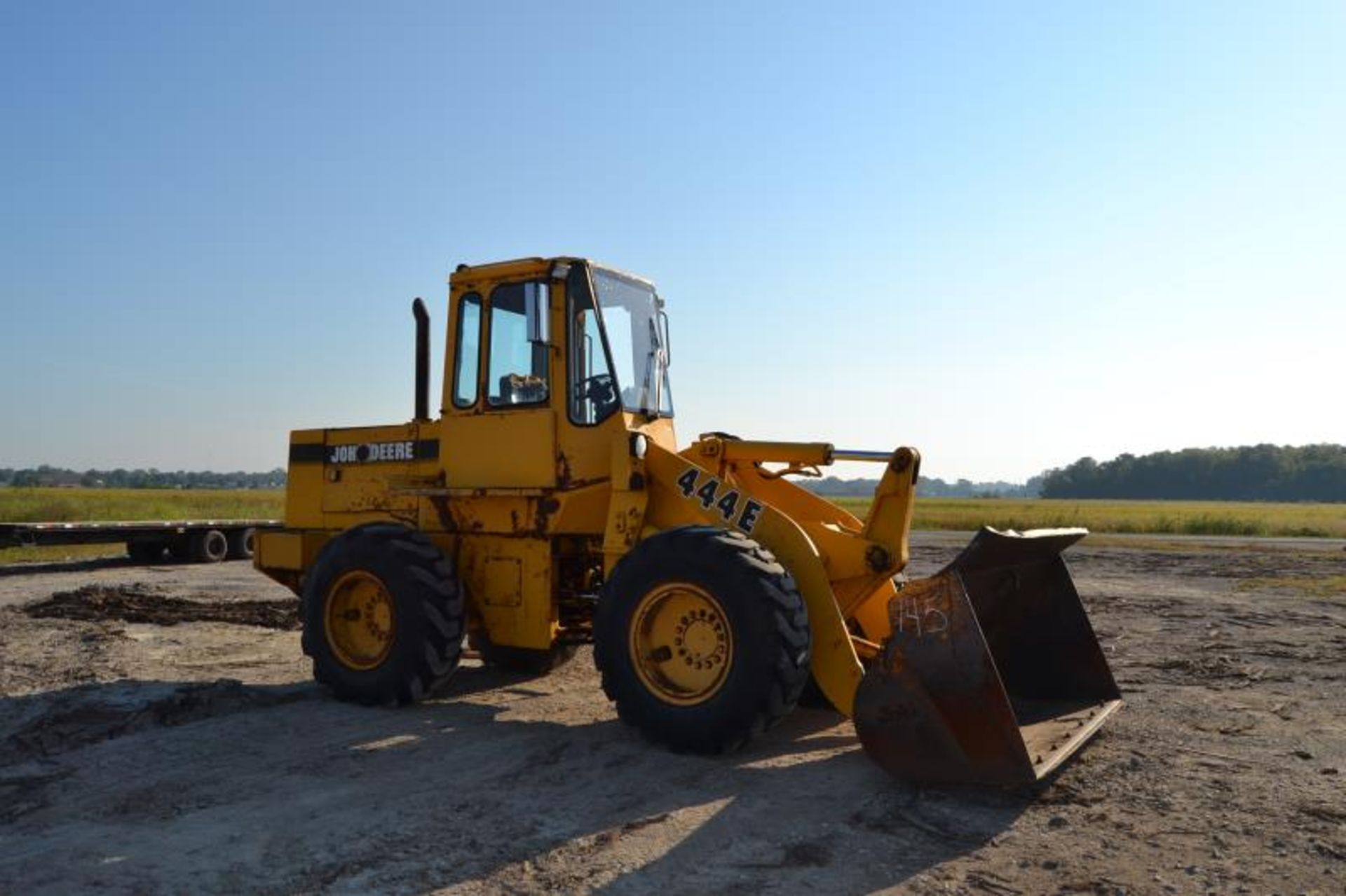 JOHN DEERE 444E ARTICULATING WHEEL LOADER W/ ENCLOSED CAB W/ BUCKET SN#D000491 - Image 2 of 4