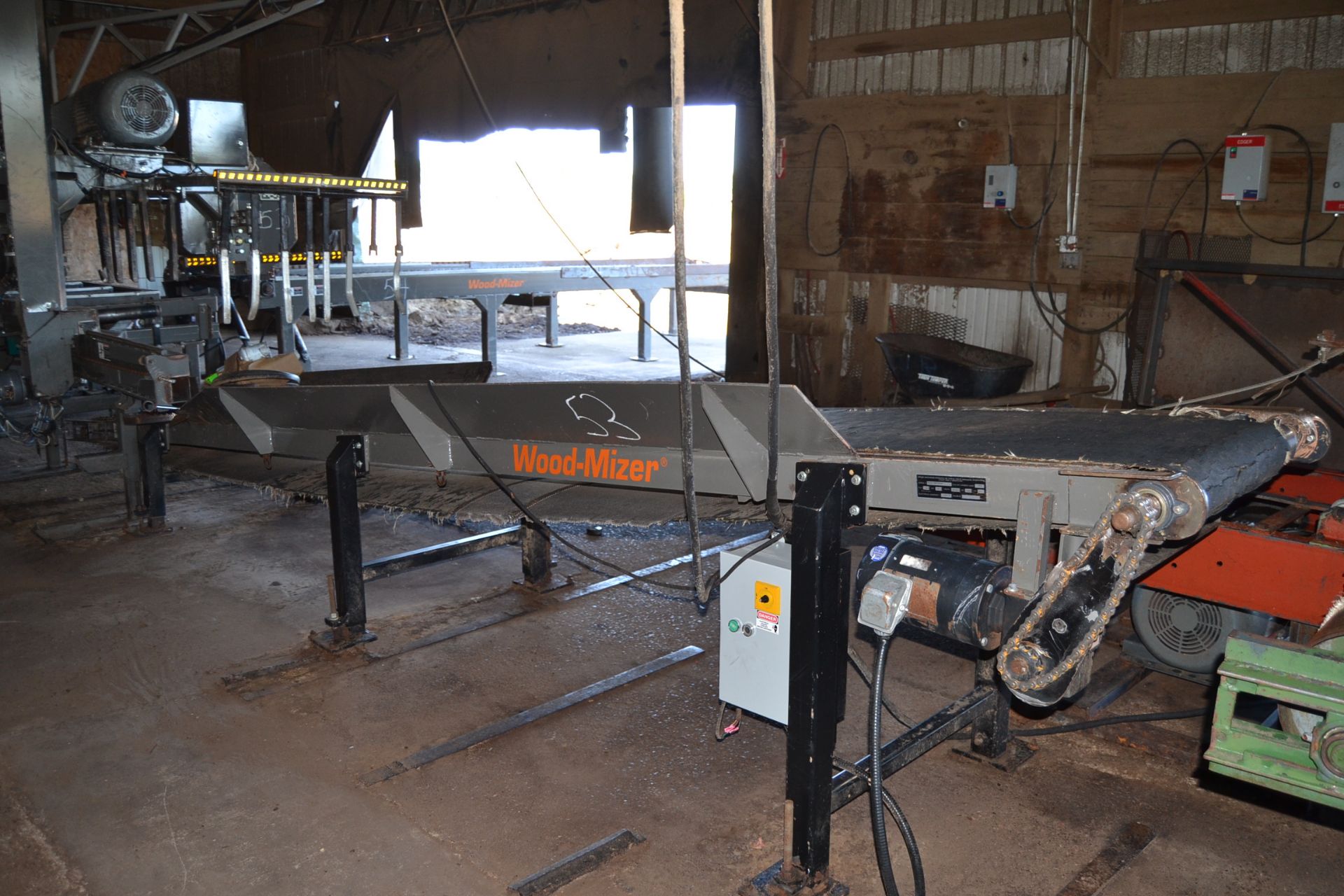 WOOD MIZER LT300 BAND MILL W/ LOG TRUNER W/ 20' SLAB BELT W/ 30HP MOTOR W/ COMPUTER CONTROLS - Image 6 of 6