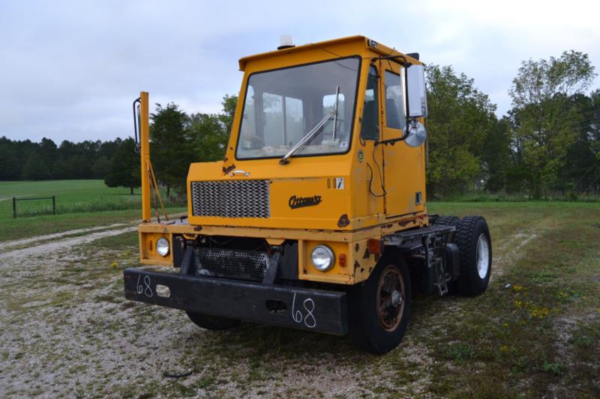 OTTAWA HYDRAULIC FIFTH WHEEL SPOT TRUCK W/REBUILT CAT ENGINE; W/AUTO TRANSMISSION - Image 4 of 4