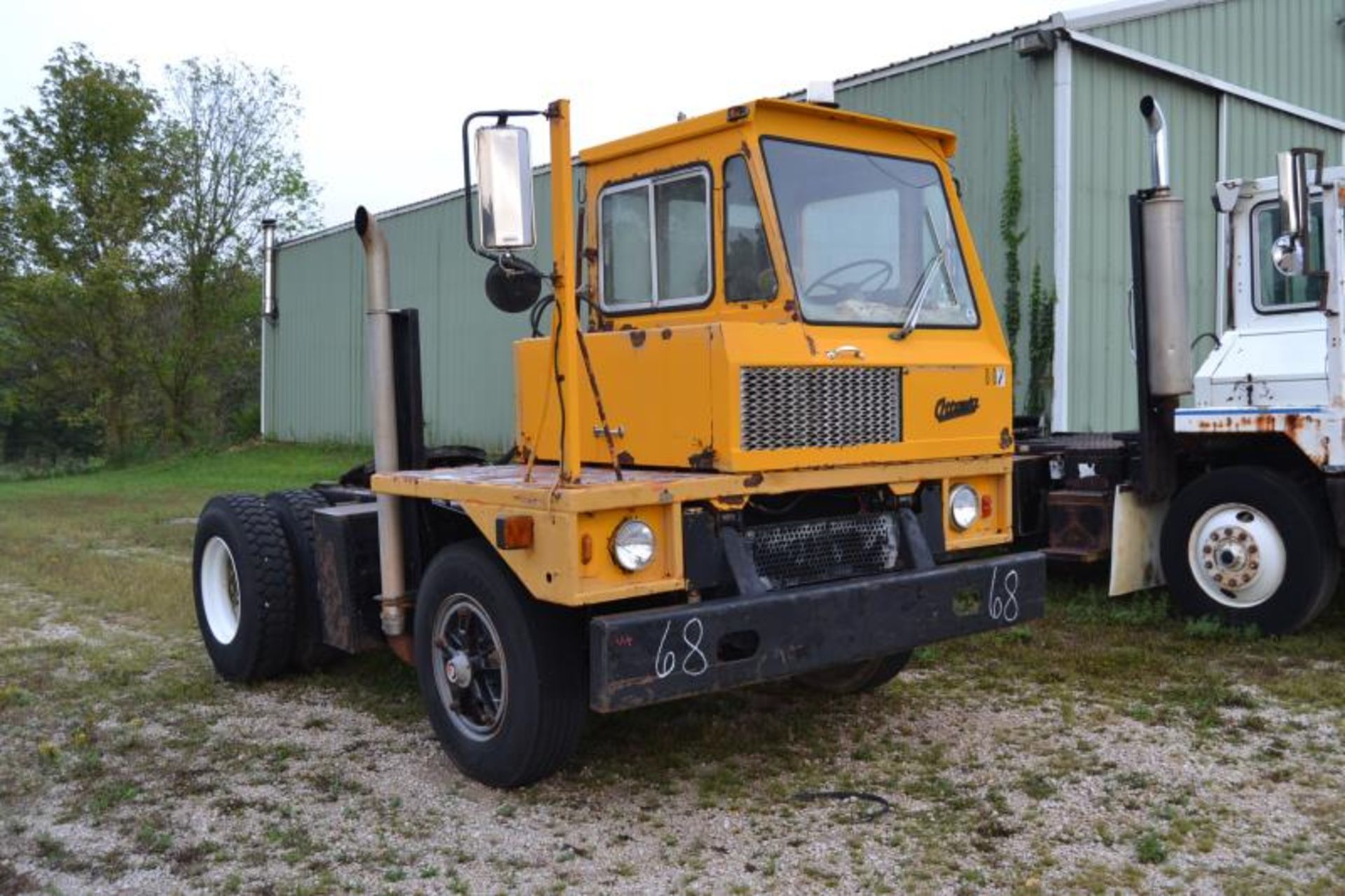 OTTAWA HYDRAULIC FIFTH WHEEL SPOT TRUCK W/REBUILT CAT ENGINE; W/AUTO TRANSMISSION