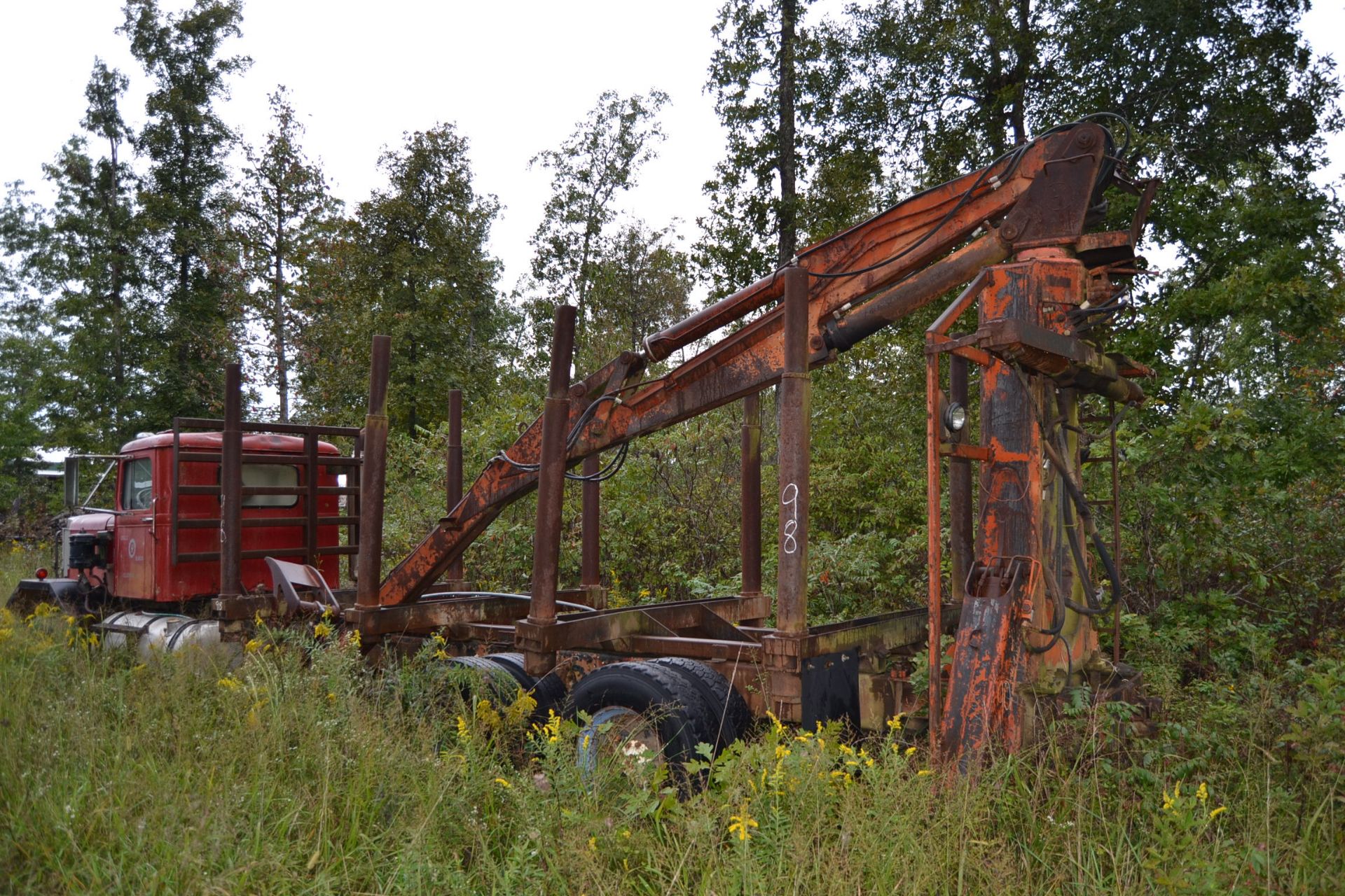 1974 AUTO CAR LOG TRUCK W/ PRENTICE 110B KNUCKLEBOOM LOADER - Image 2 of 2