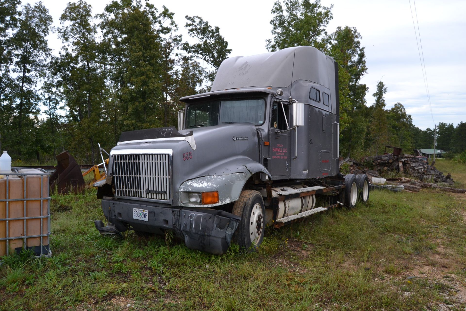 1995 INTERNATIONAL EAGLE W/ DETROIT 60 SERIES ENGINE W/ 13 SPEED TRANSMISSION W/ AIR RIDE