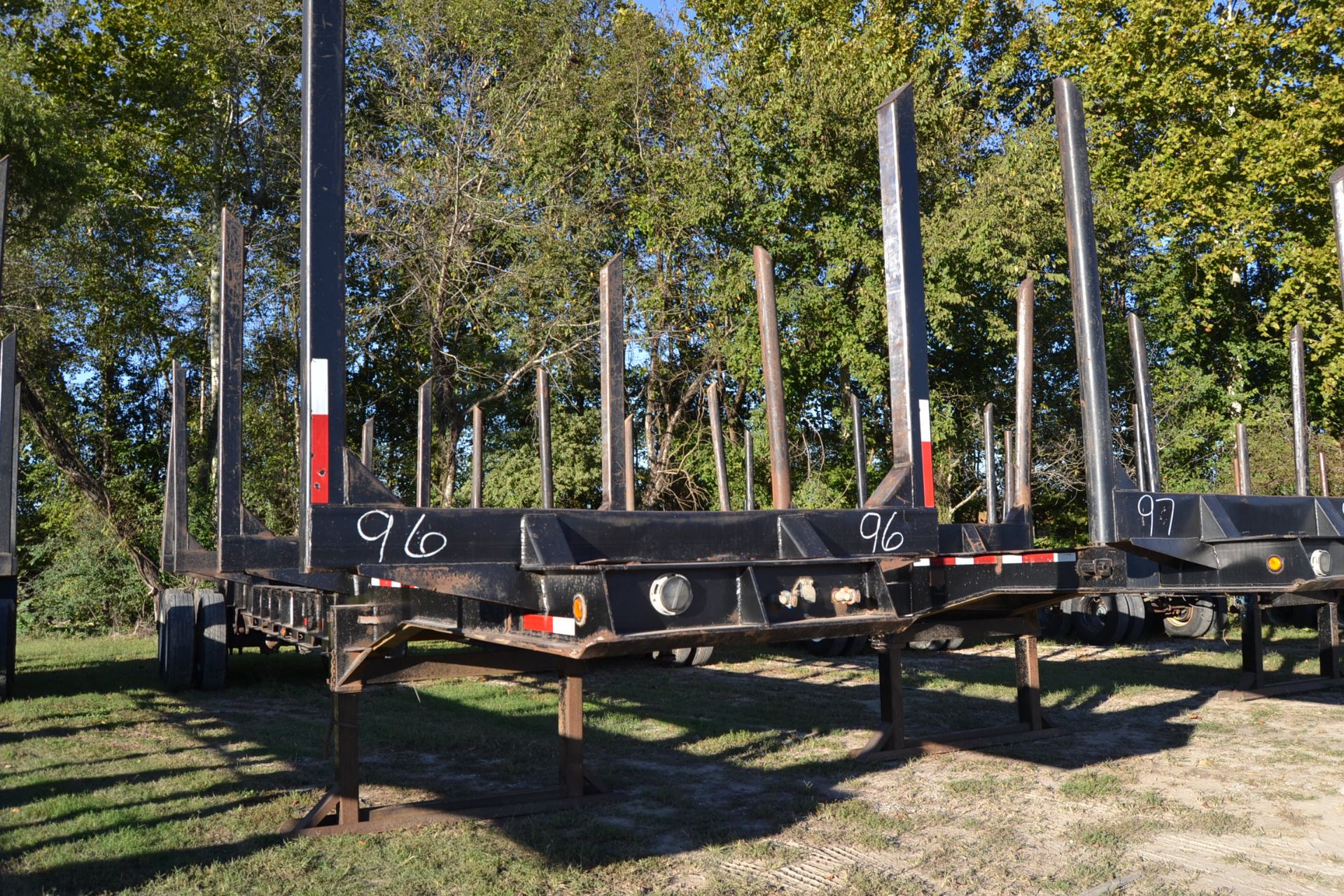 2010 40' SAVANNAH DOUBLE BUNK LOG TRAILER W/ STRAP KIT SN# 159L44029A5174687