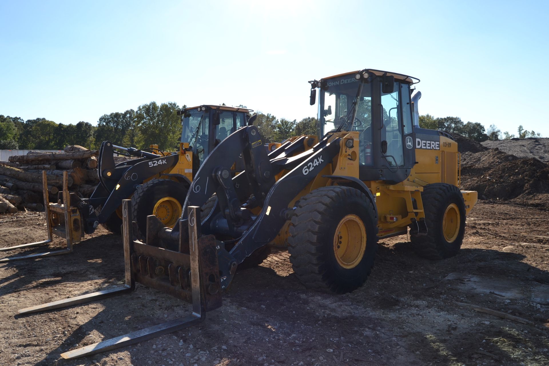 JOHN DEERE 624K ARTICULATING WHEEL LOADER W/QUICK ATTACH; W/LUMBER FORKS; W/20.5 X 25 RUBBER; W/ - Image 2 of 4