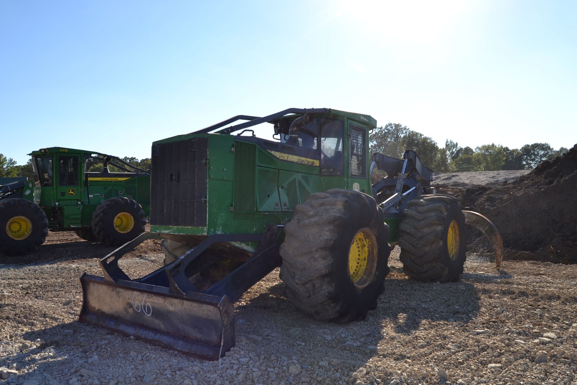 JOHN DEERE 948L DUAL ARCH GRAPPLE SKIDDER W/WINCH; W/4606 HOURS SN# CFF673205 - Image 4 of 4