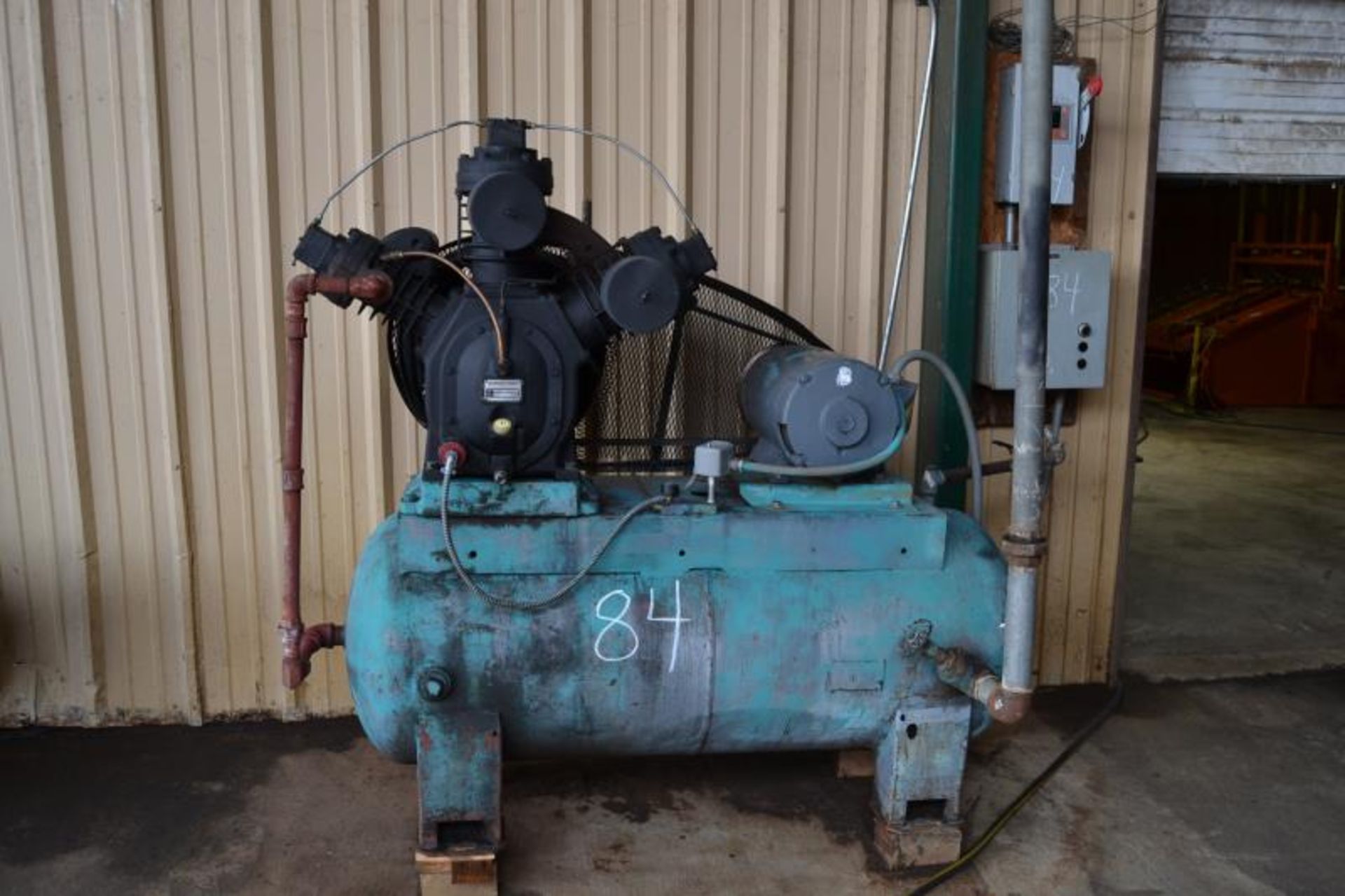 INGEROLL RAND 20 HP TANK MOUNTED AIR COMPRESSOR