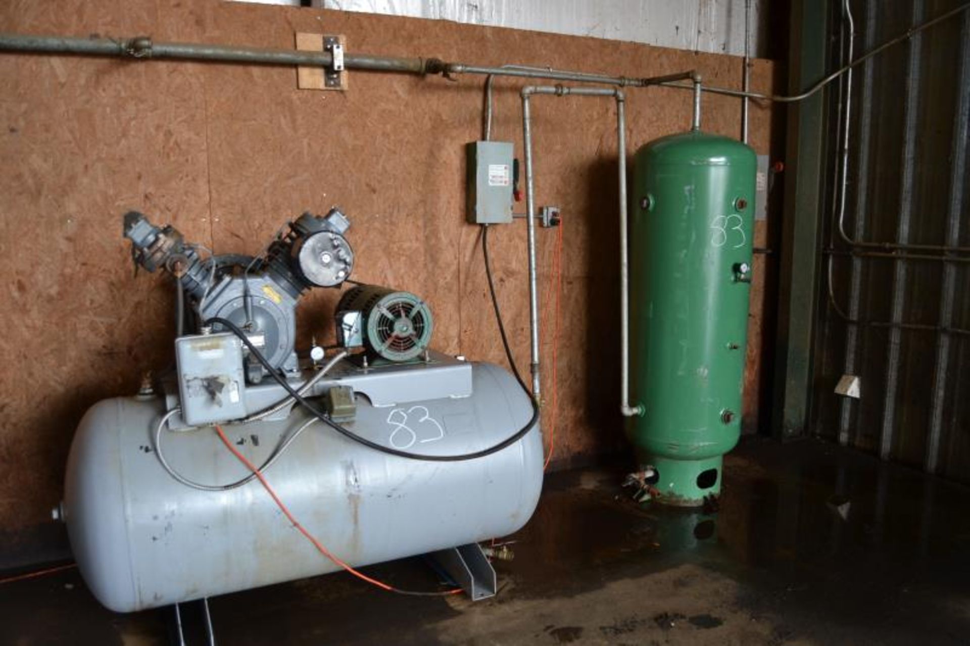 INGERSOLL RAND 10HP TANK MOUNTED AIR COMPRESSOR W/ AIR STORAGE TANK W/ AIR DRYER W/ AIR STORAGE TANK