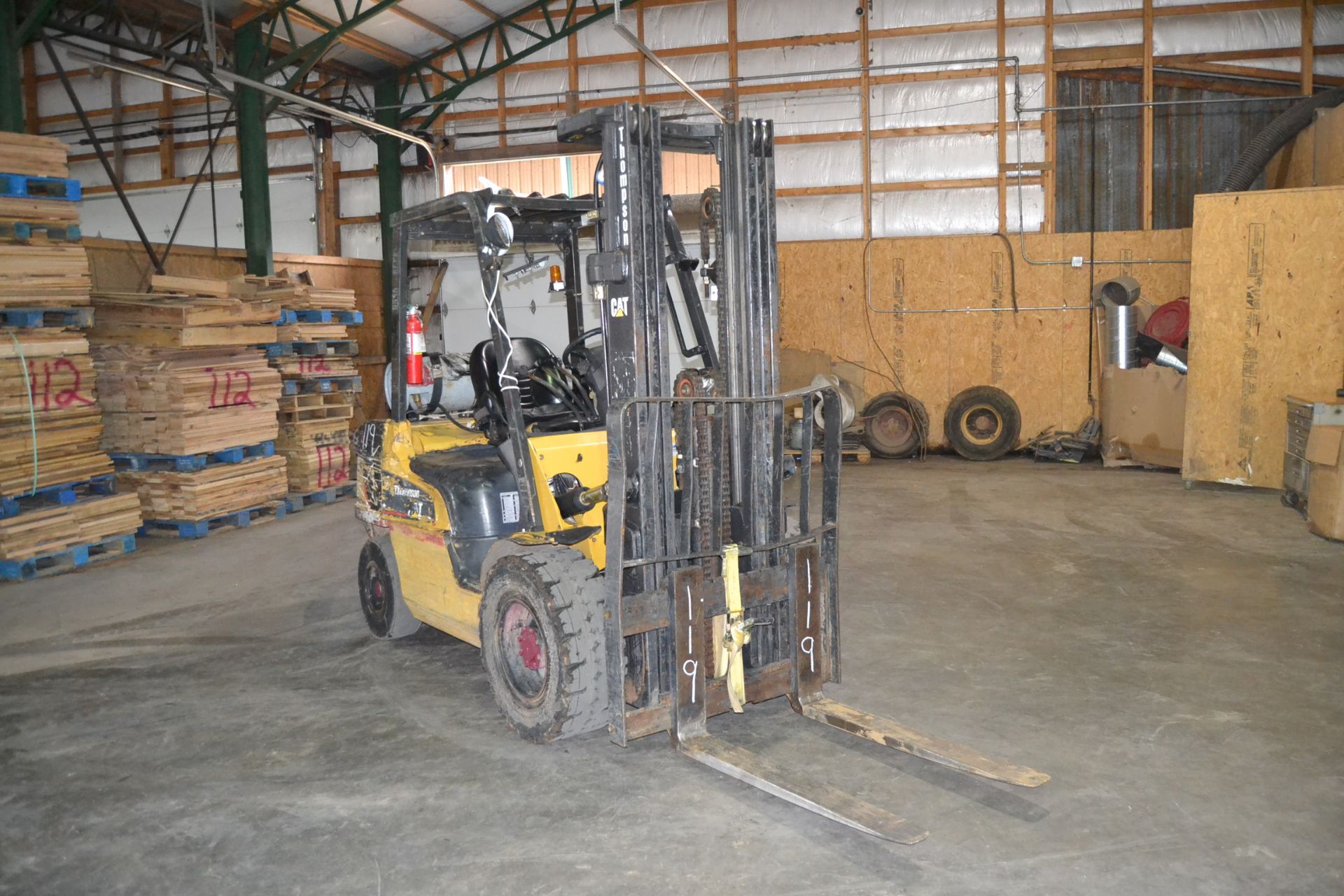 CAT MODEL 7000 FORKLIFT W/ PROPANE GAS ENGINE W/ SIDE SHIFT W/ 3 STAGE MASTSN#ST13F60171 9,574 HRS - Image 2 of 3