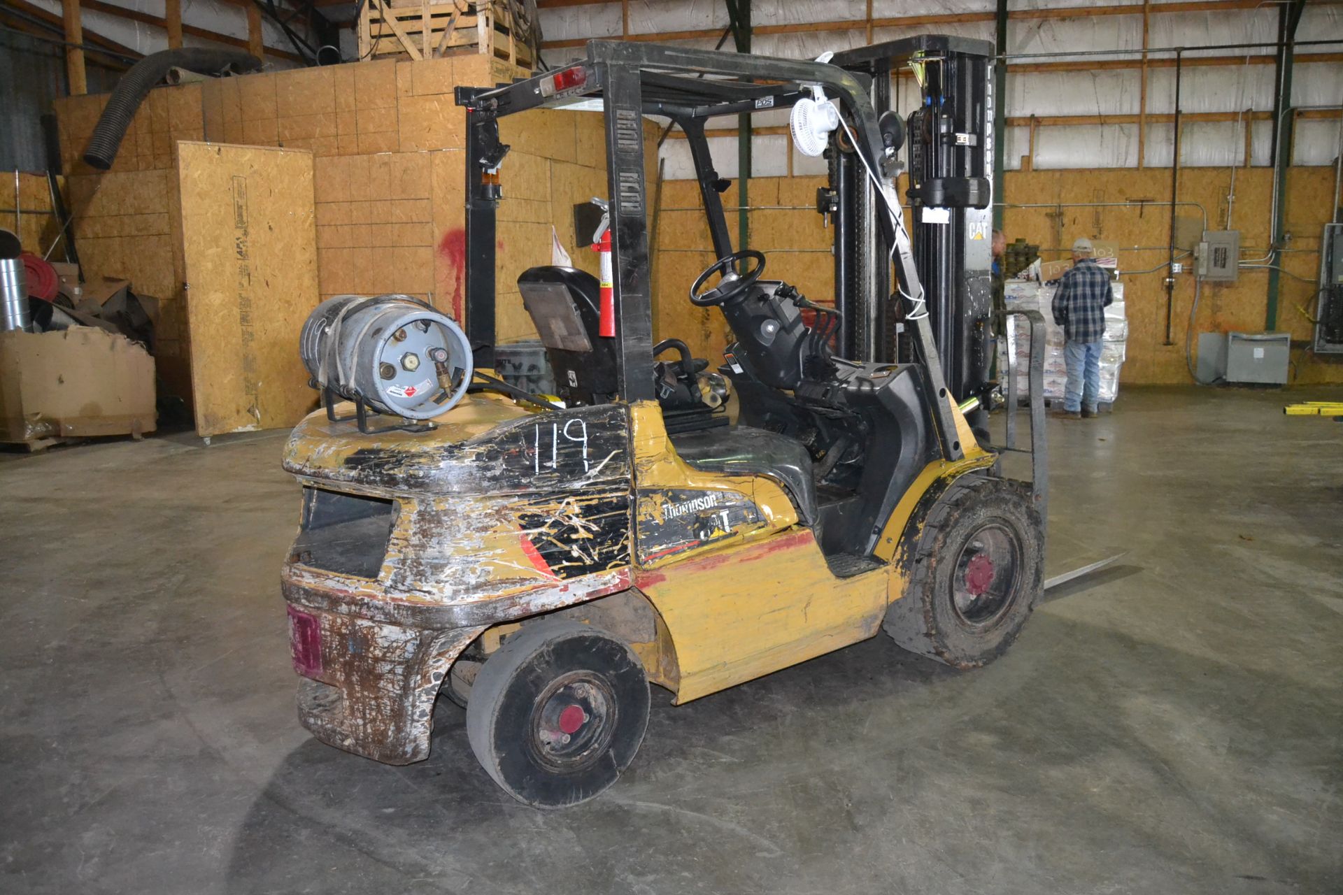 CAT MODEL 7000 FORKLIFT W/ PROPANE GAS ENGINE W/ SIDE SHIFT W/ 3 STAGE MASTSN#ST13F60171 9,574 HRS - Image 3 of 3