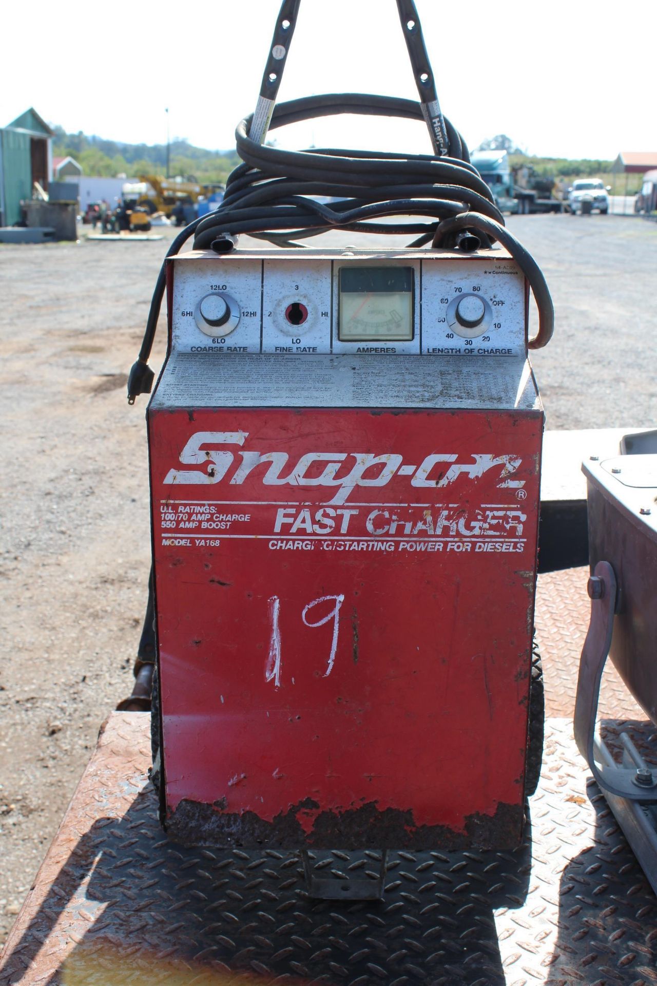 SNAP ON MODEL BATTERY CHARGER