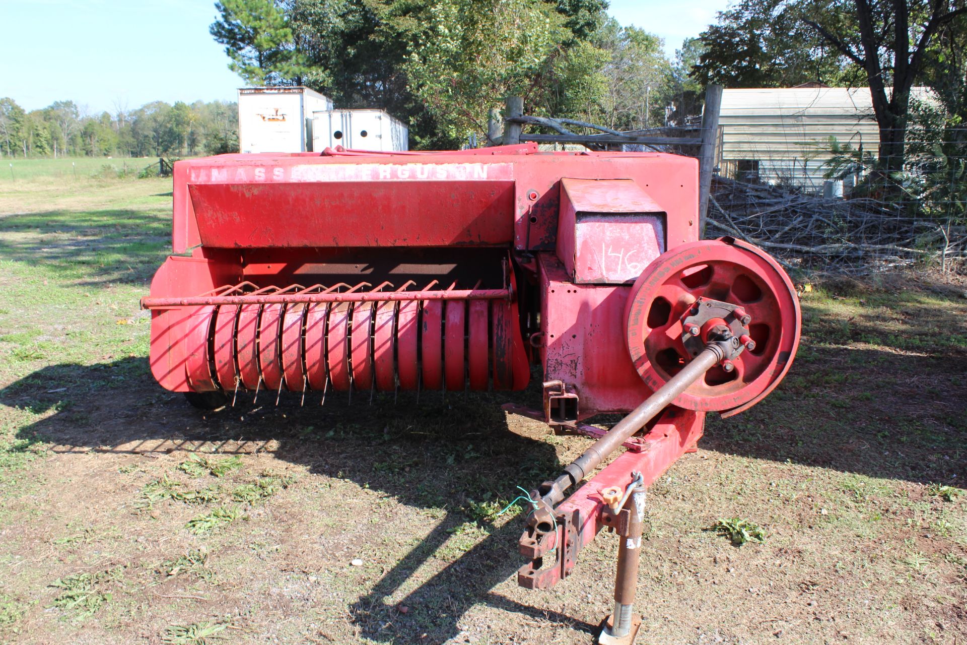 120 MASSEY FERGUSON SQUARE BALER