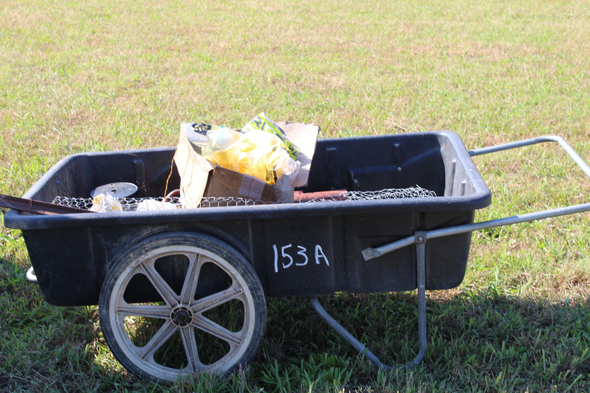 CART W/ FENCING SUPPLIES