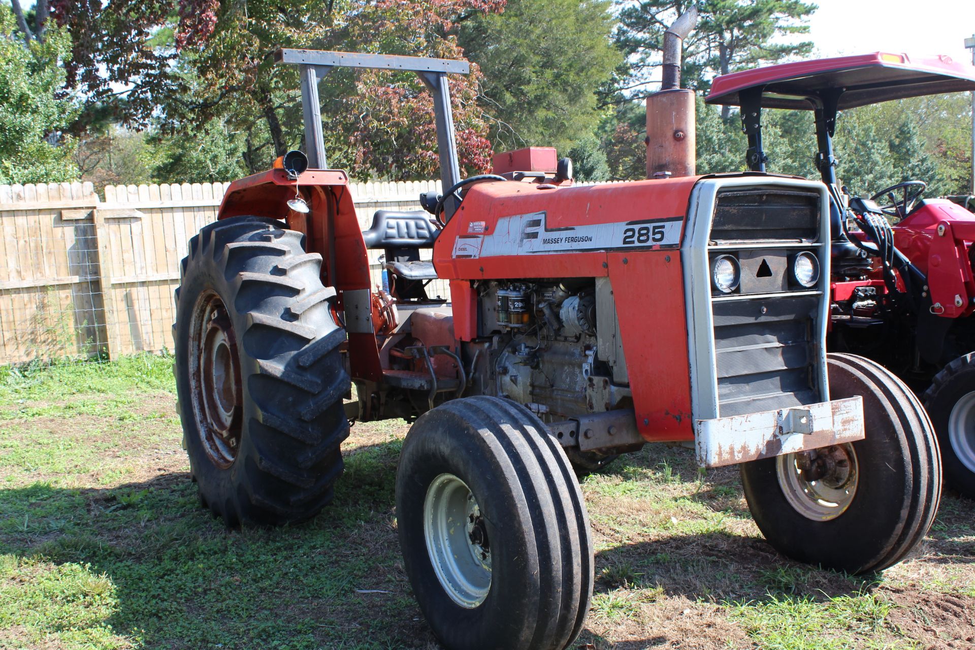 285 MASSEY FERGUESON FARM TRACTOR SN#006005 - Image 2 of 3
