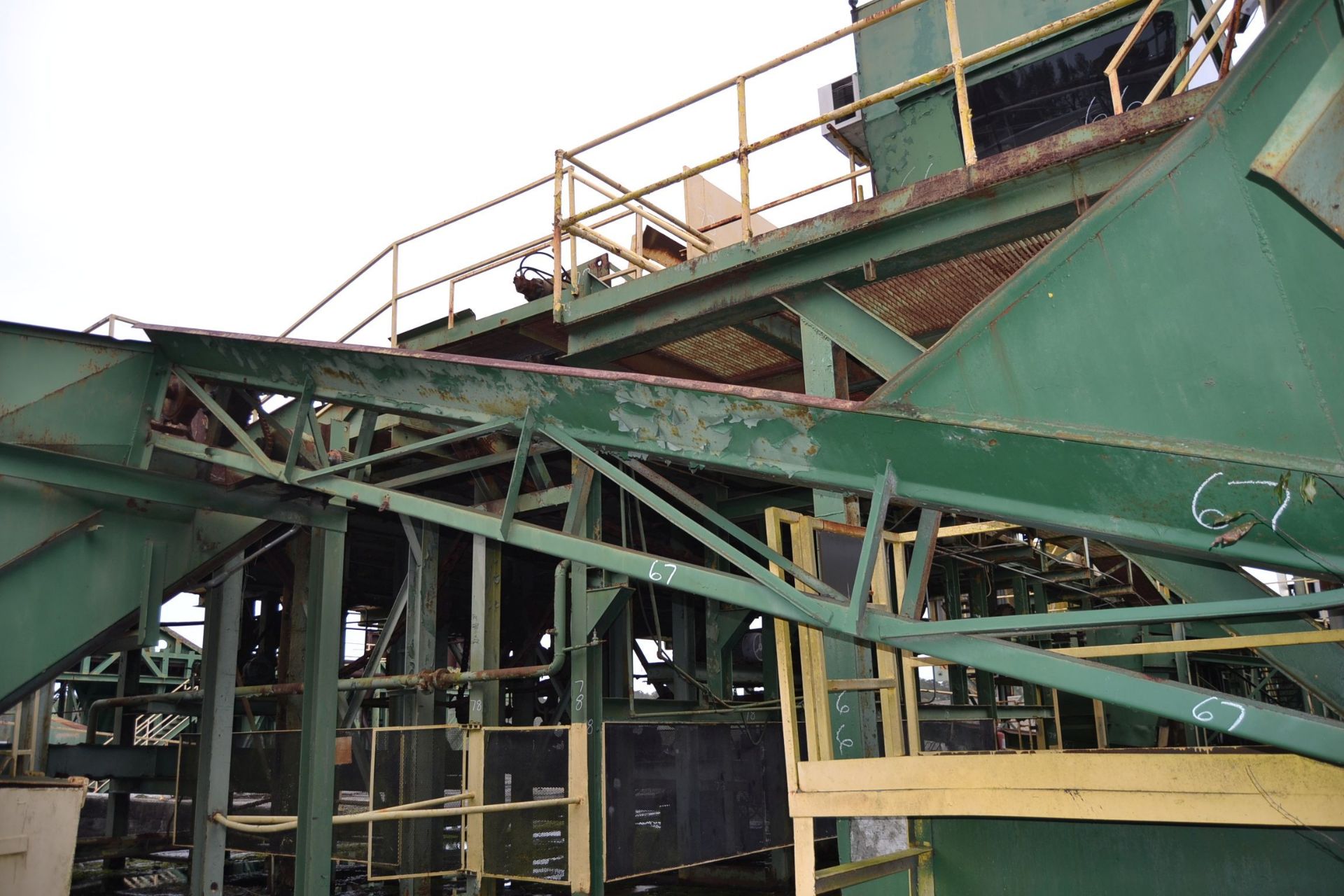 20' ALL STEEL INCLINE WASTE CONVEYOR W/ LADDER BACK CHAIN W/ BOTTOM RETURN W/ DRIVE