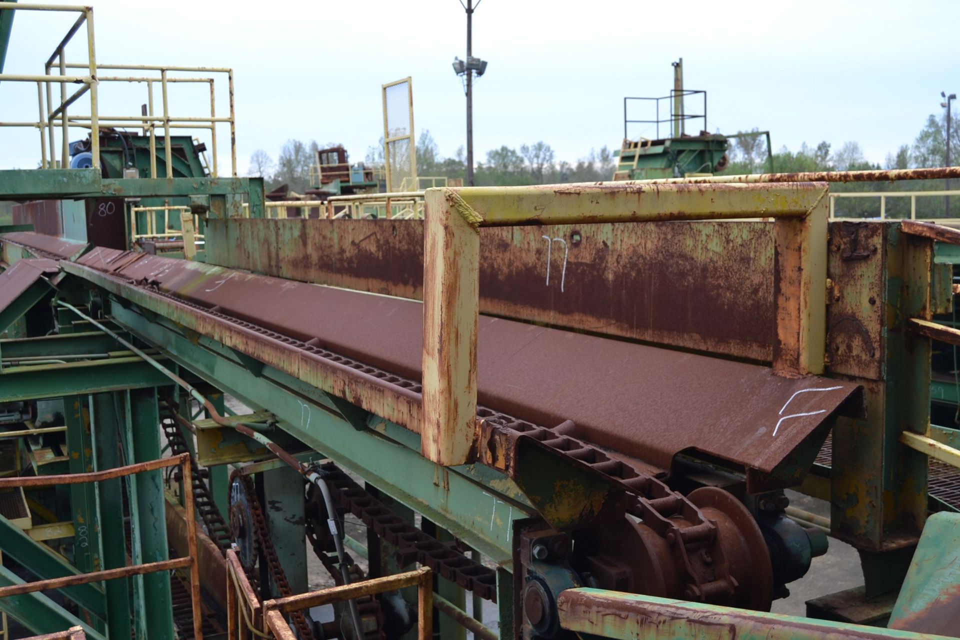 30' INFEED LOG TROUGH W/ DRIVE INFEED TO DEBARKER - Image 2 of 2