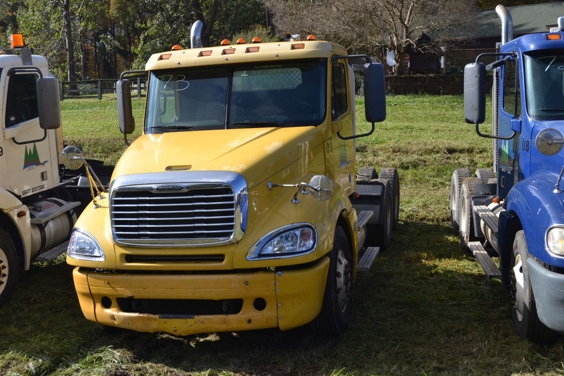 2006 FREIGHLINER LOG TRUCK W/ 450 DETROIT 60 SERIES W/ 14L ENGINE W/ 10 SPEED TRANS W/ POWER