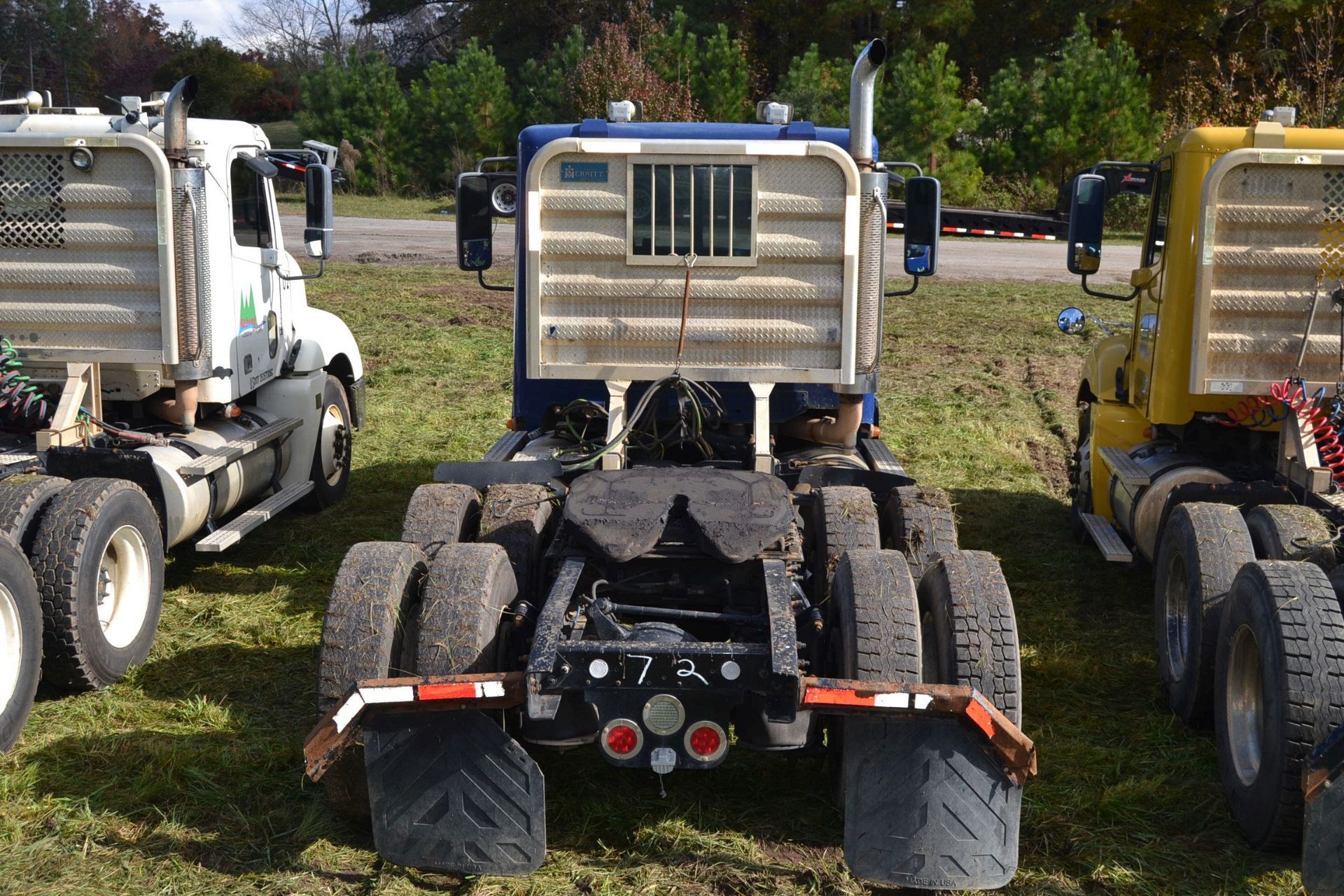 2007 FREIGHTLINER LOG TRUCK W/ 450 DETROIT 60 SERIES W/ 14L ENGINE W/ 10 SPEED TRANS W/ POWER - Image 3 of 3