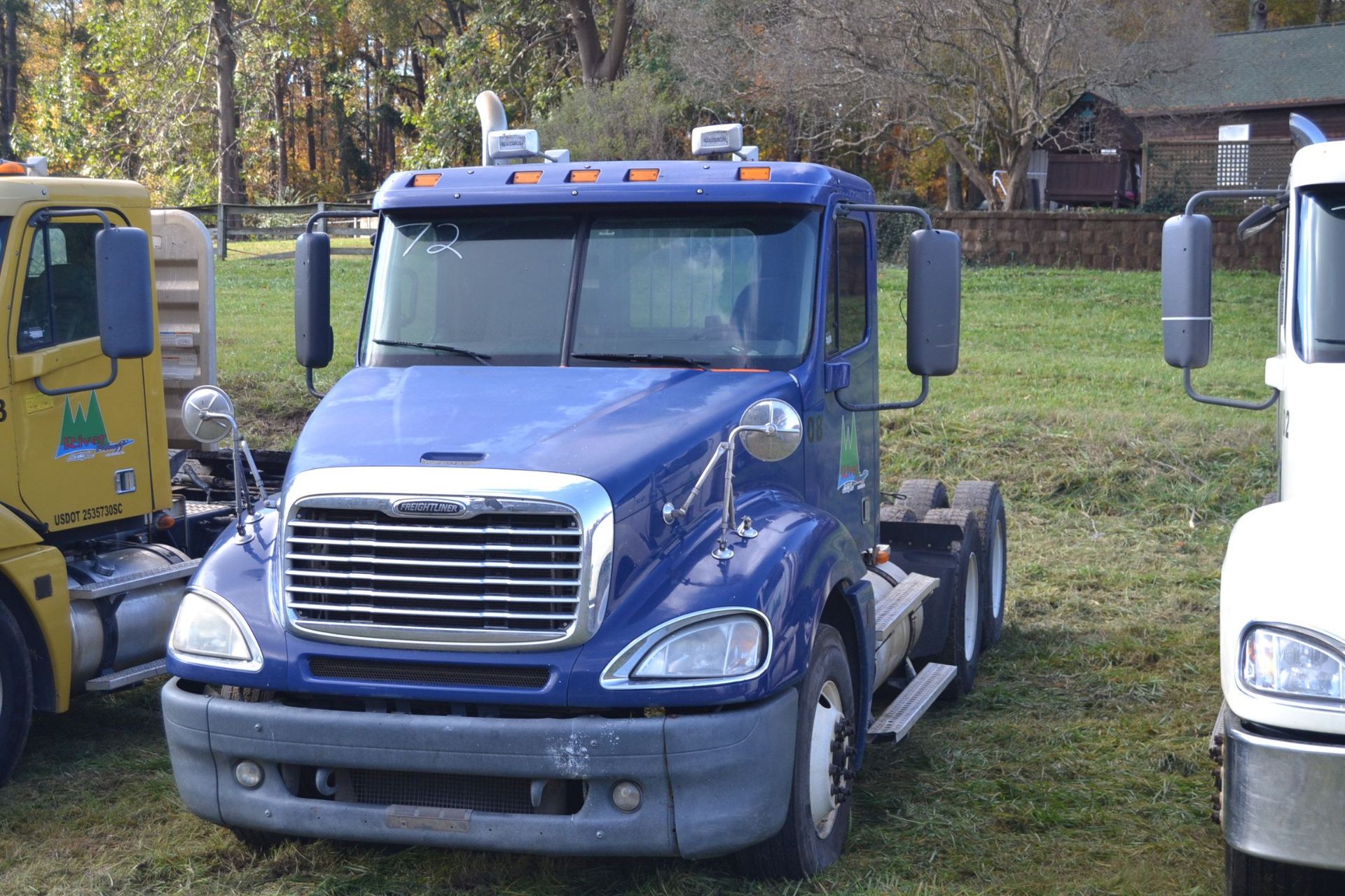 2007 FREIGHTLINER LOG TRUCK W/ 450 DETROIT 60 SERIES W/ 14L ENGINE W/ 10 SPEED TRANS W/ POWER