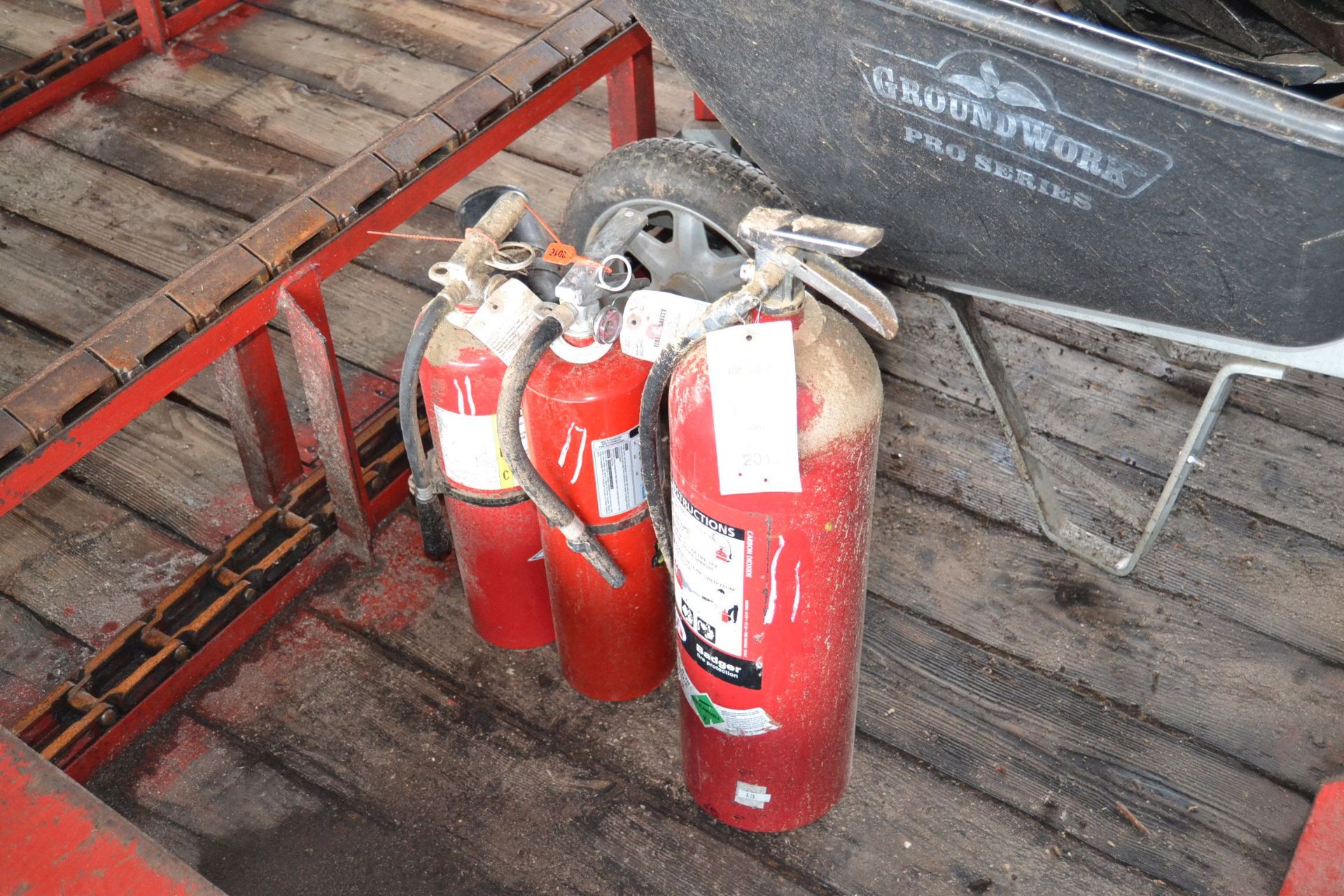 LOT OF FIRE EXTINGUISHER