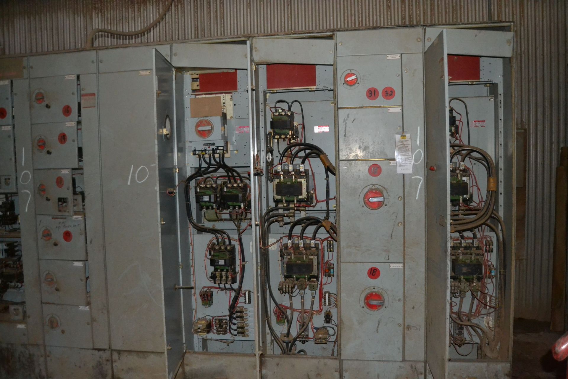 GE MCC PANEL W/2-250 HP REDUCED VOLTAGE STARTERS - Image 2 of 2