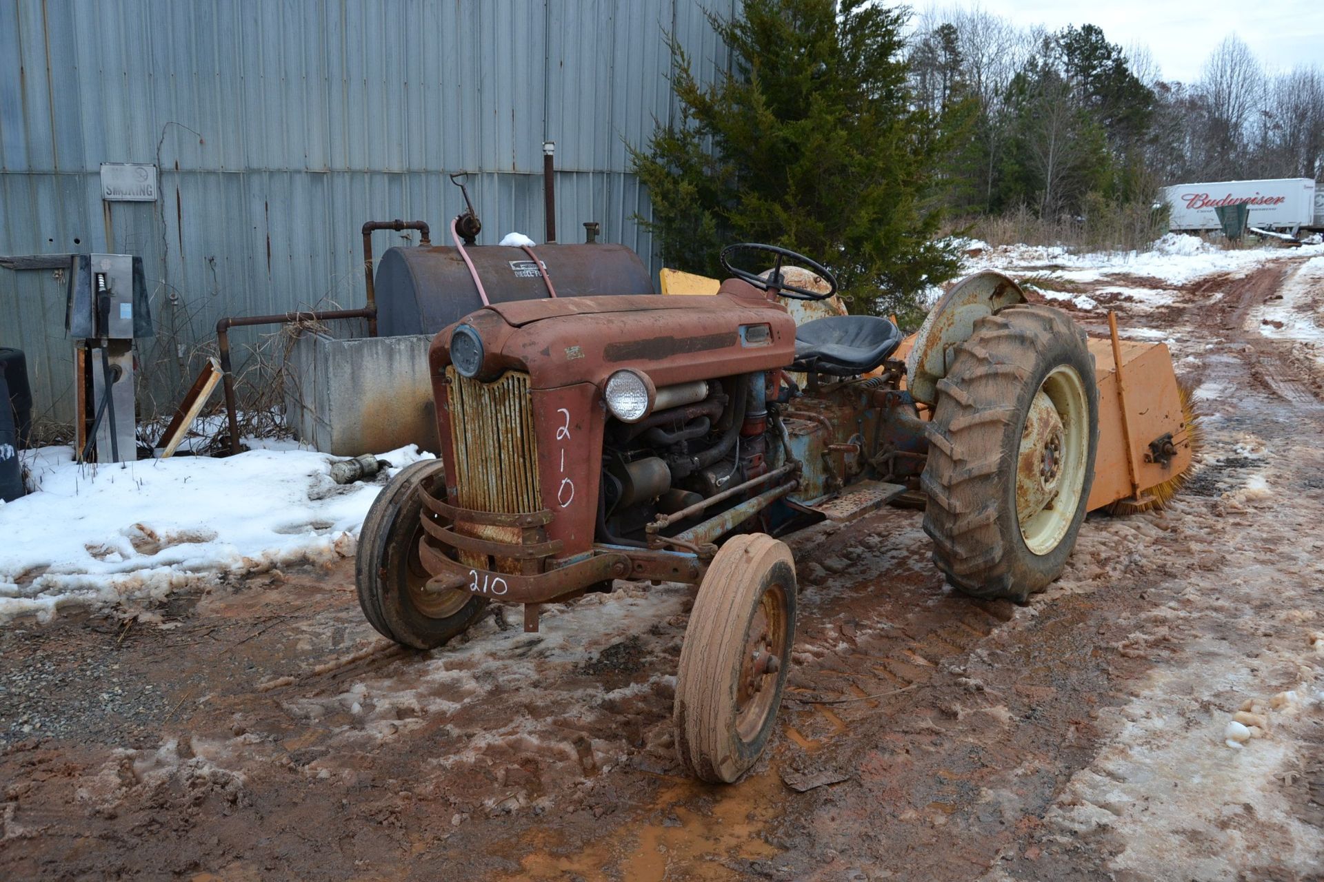 FORD 601 FARM TRACTOR