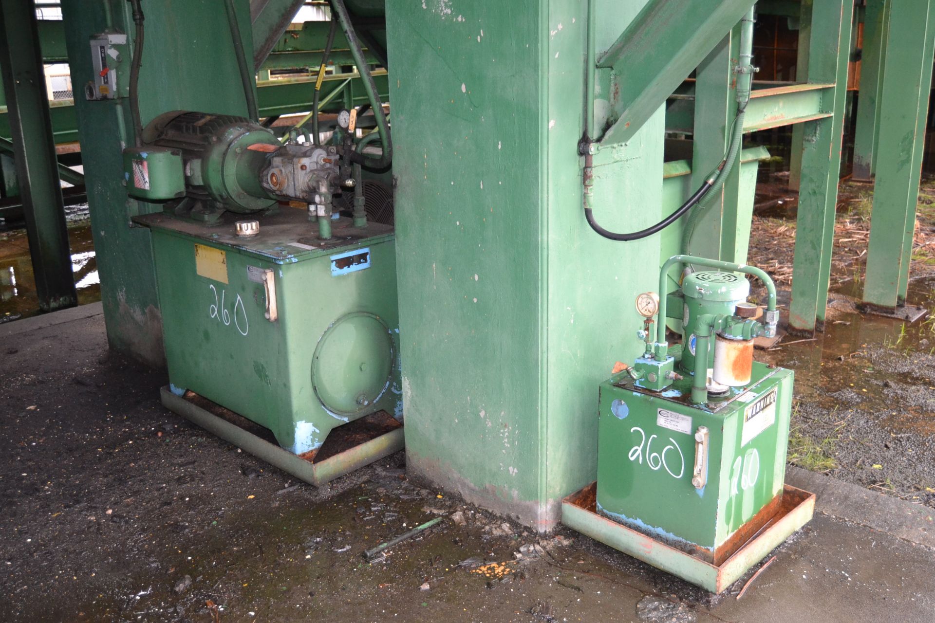 ARASMITH MODEL 52 SLOW SPEED GRINDER W/100 HP MOTOR & CONTROLS; W/25 HP HYDRAULIC POWER PACK;' W/3 - Image 2 of 3