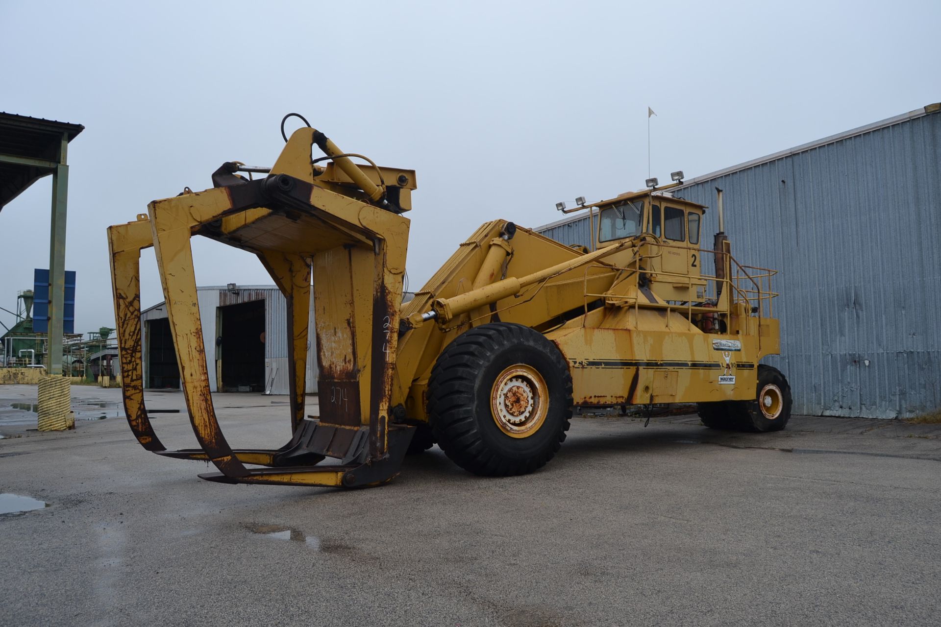 WAGNER L90 LOG LOADER W/ 6 CYLINDER CUMMINS DIESEL ENGINE - Image 3 of 3