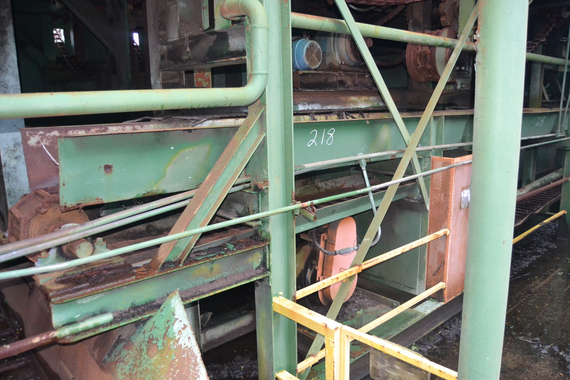 65' ALL STEEL WASTE CONVEYOR W/LADDER BACK CHAIN; W/DRIVE