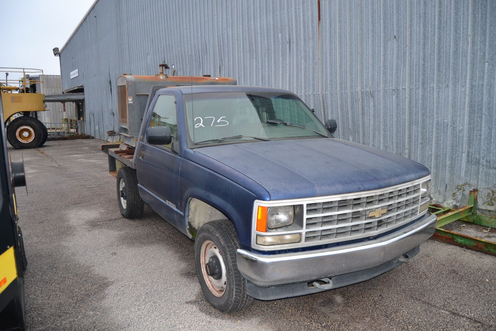 1993 CHEVROLET 1500 GAS ENGINE TRUCK 4 X 4 W/ AUTO TRANSMISSION NO TITLE NEEDS REPAIR W/ LINCOLN