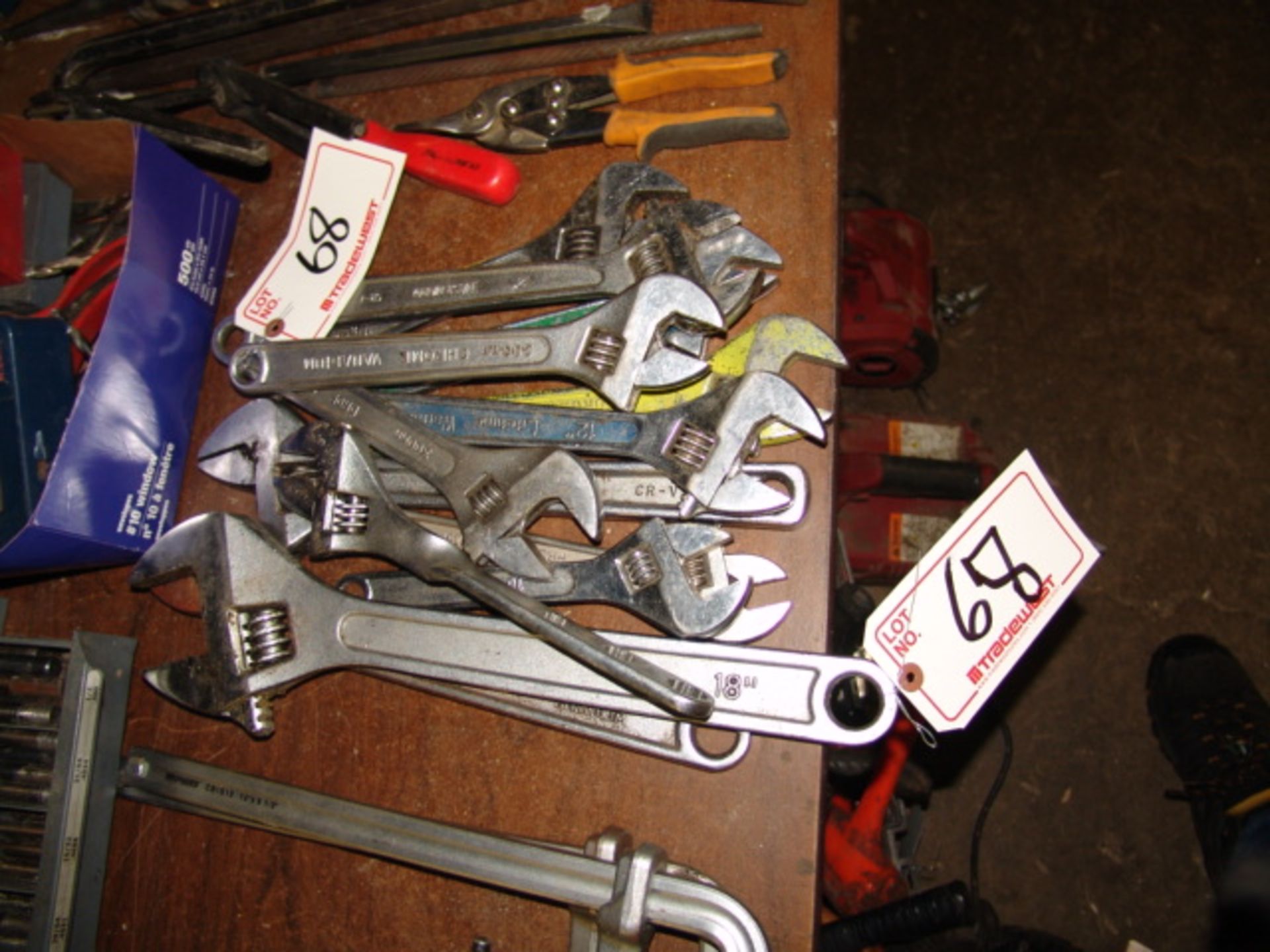 LOT OF CRESCENT WRENCHES