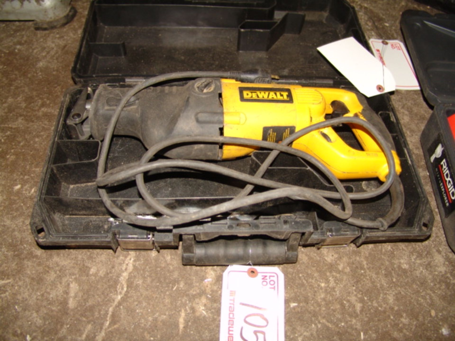 DEWALT DW311 RECIPROCATING SAW