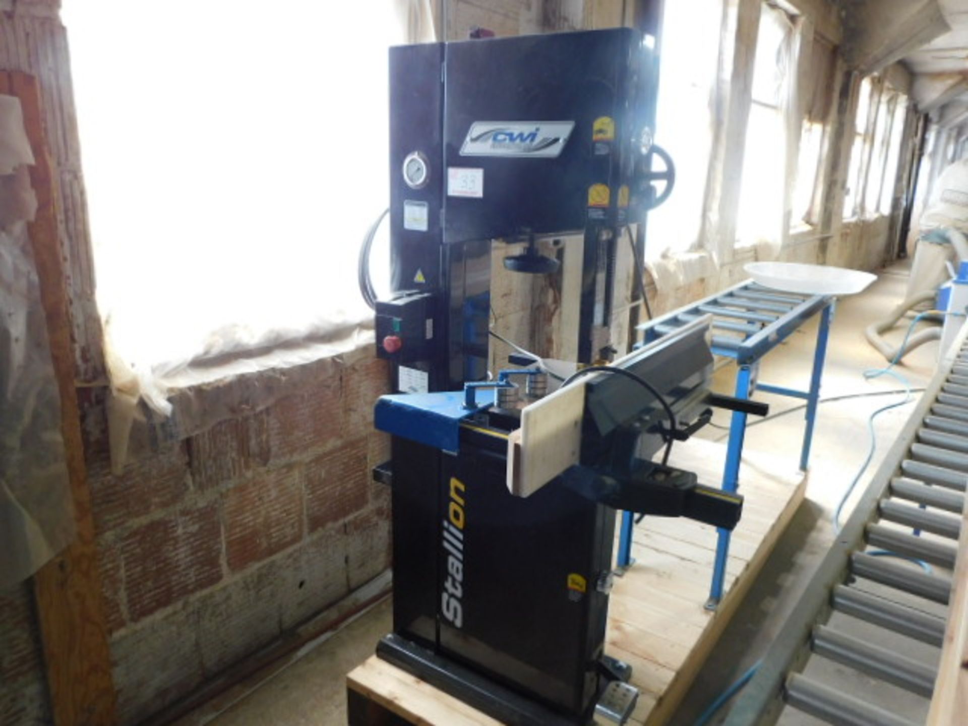 ’16 CWI STALLION VERTICAL BANDSAW, MOD. CWI-B1512, 1 PH, 2HP