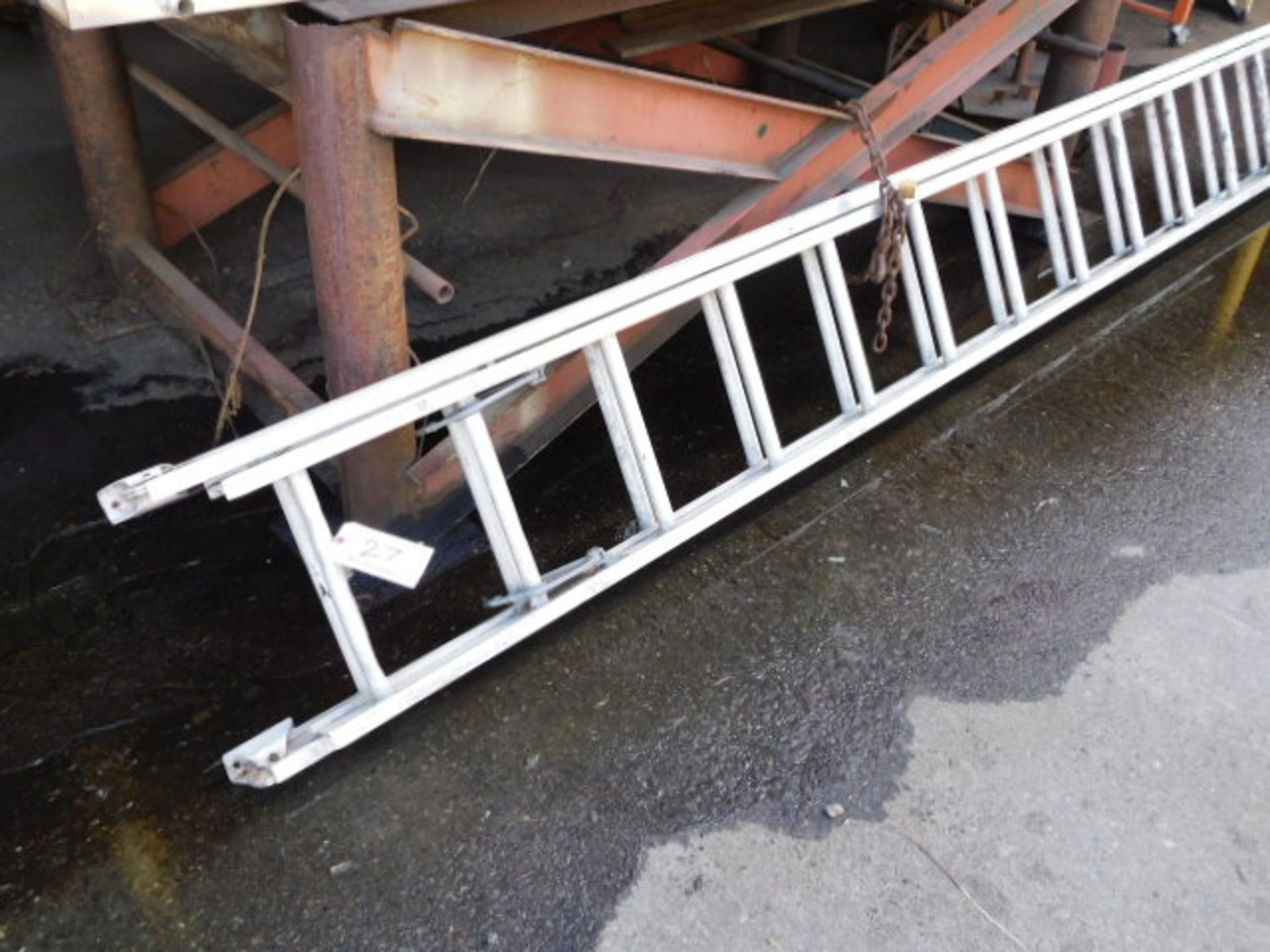 ALUMINUM EXTENSION LADDER