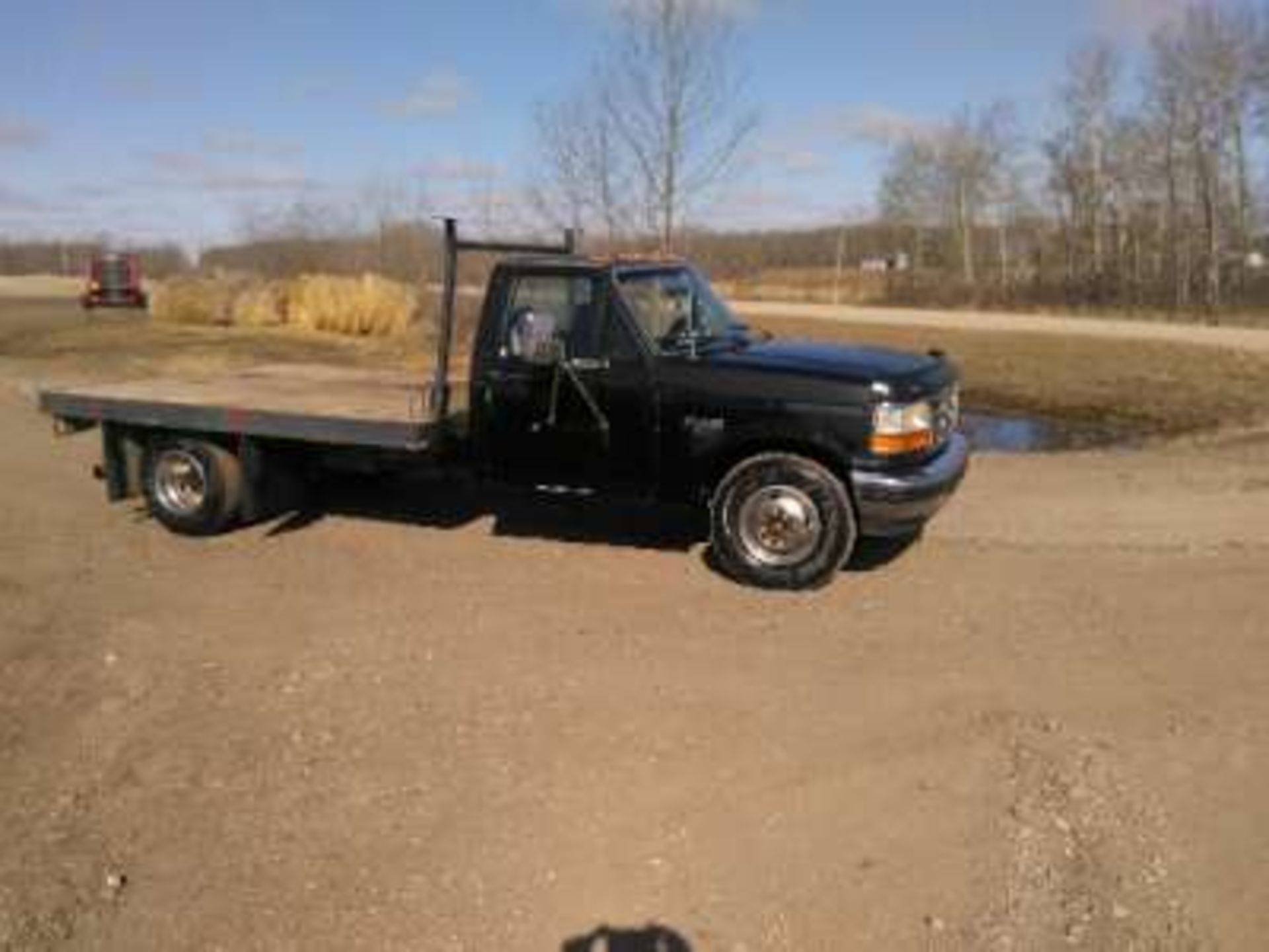 1994 F350 Turbo Dsl Truck w/flat deck, 238106kms (previously registered in Sask) - Image 2 of 5