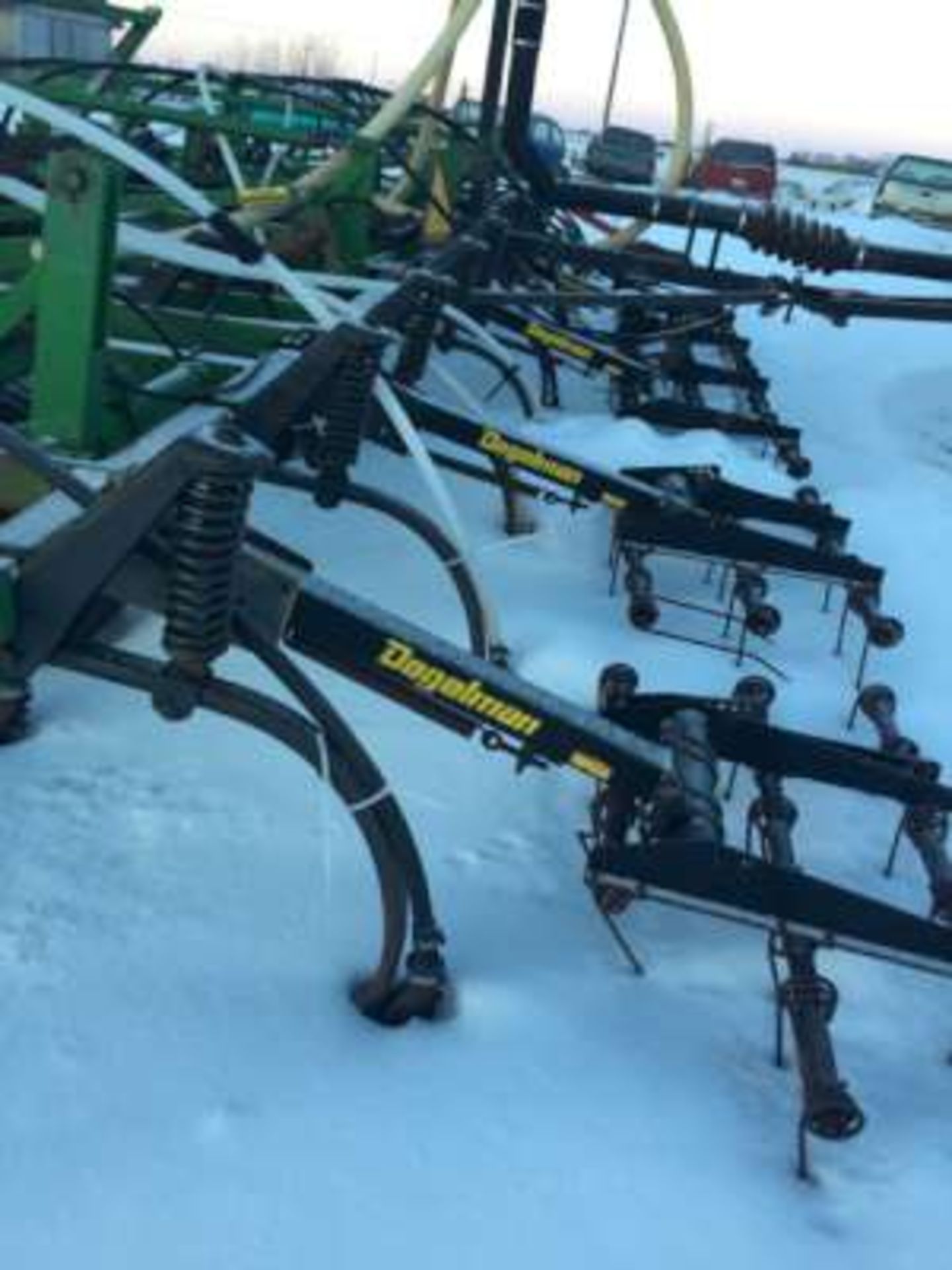 JD #10 air seeder, 30ft w/Degelman tine harrows, w/Bourgault #3195 air tank Bourgault air tank # - Image 3 of 6