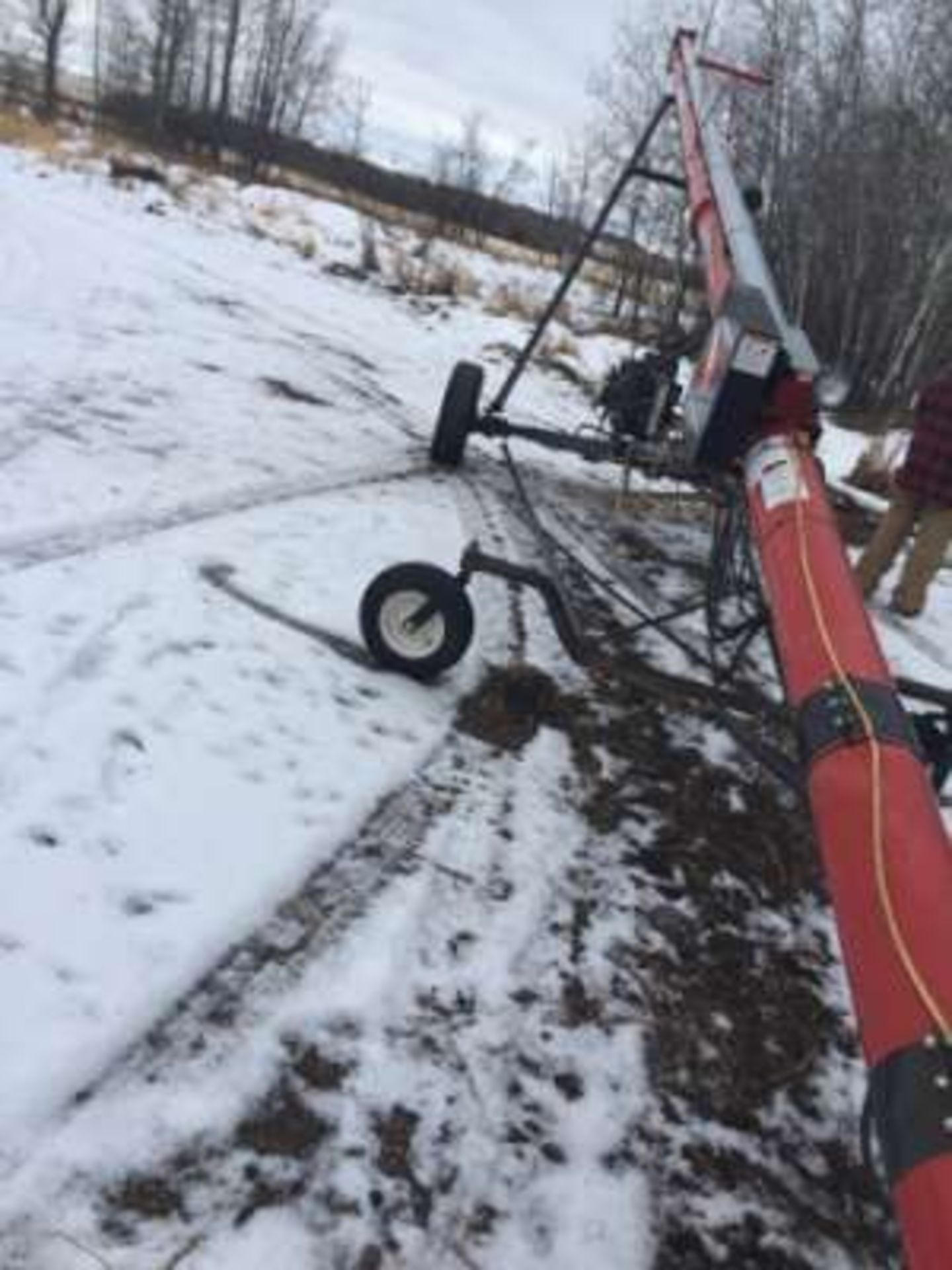 Wheatheart BH851 grain auger w/25hp Subaru elec. start engine w/hyd auger mover (mint shape)