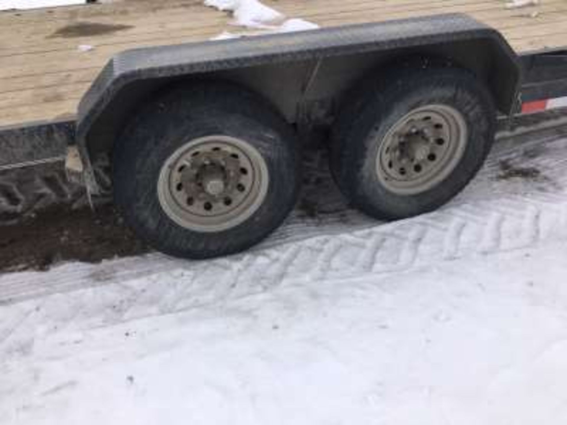 2013 Flat 20ft deck trailer, bumper hitch (2 5/16ths ball), 7 wire plug, loading ramps, wood deck, - Image 4 of 5