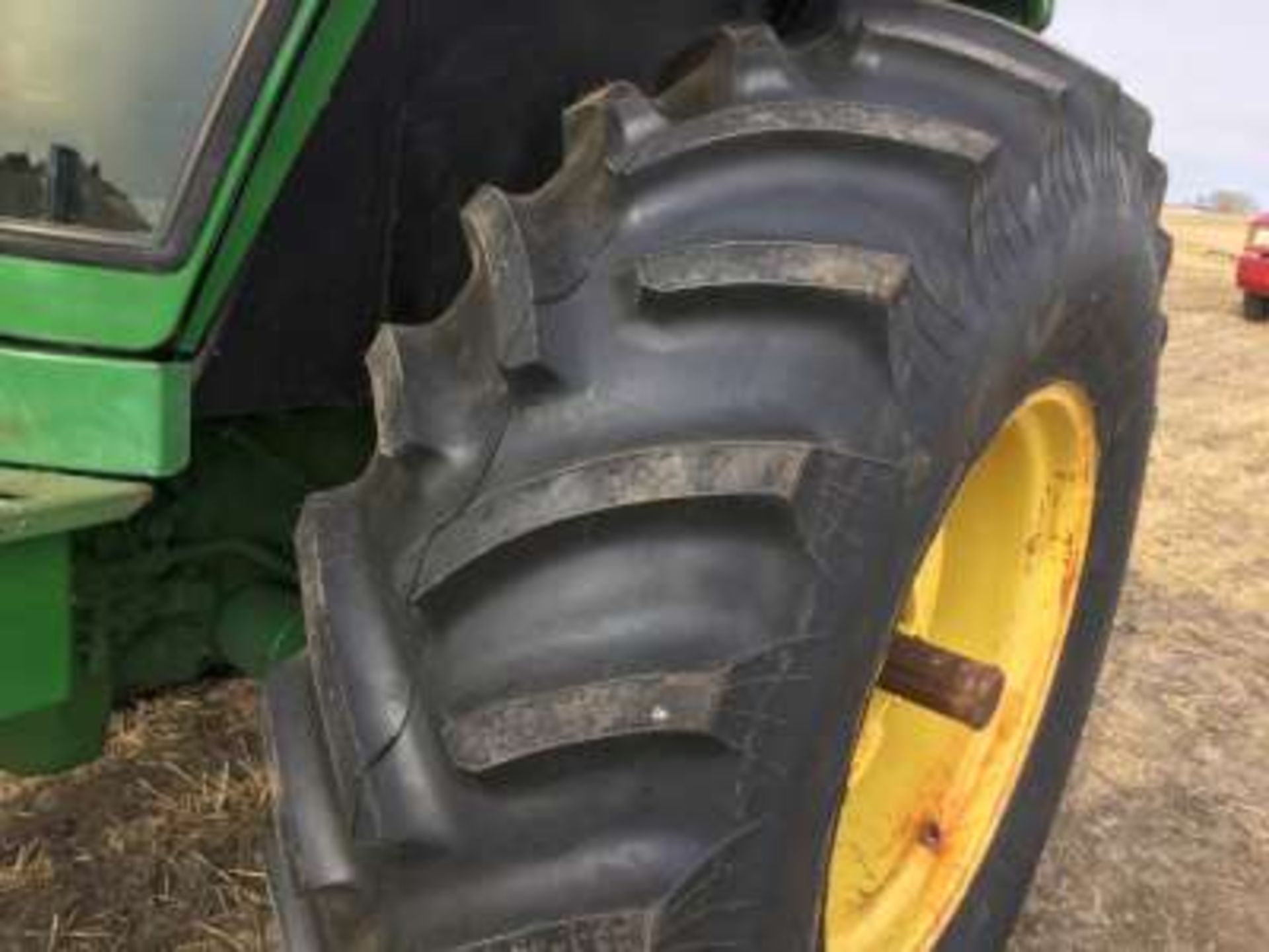 1981 JD 4440 tractor, 23.1x34 tires (getting new rubber on) 2hyds converted to pioneer ends, quad - Image 3 of 5