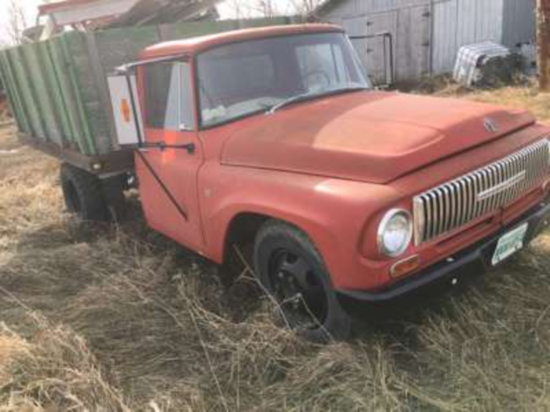 1965 International 1 Ton grain truck (original 17000 miles) Previously registered Sask.