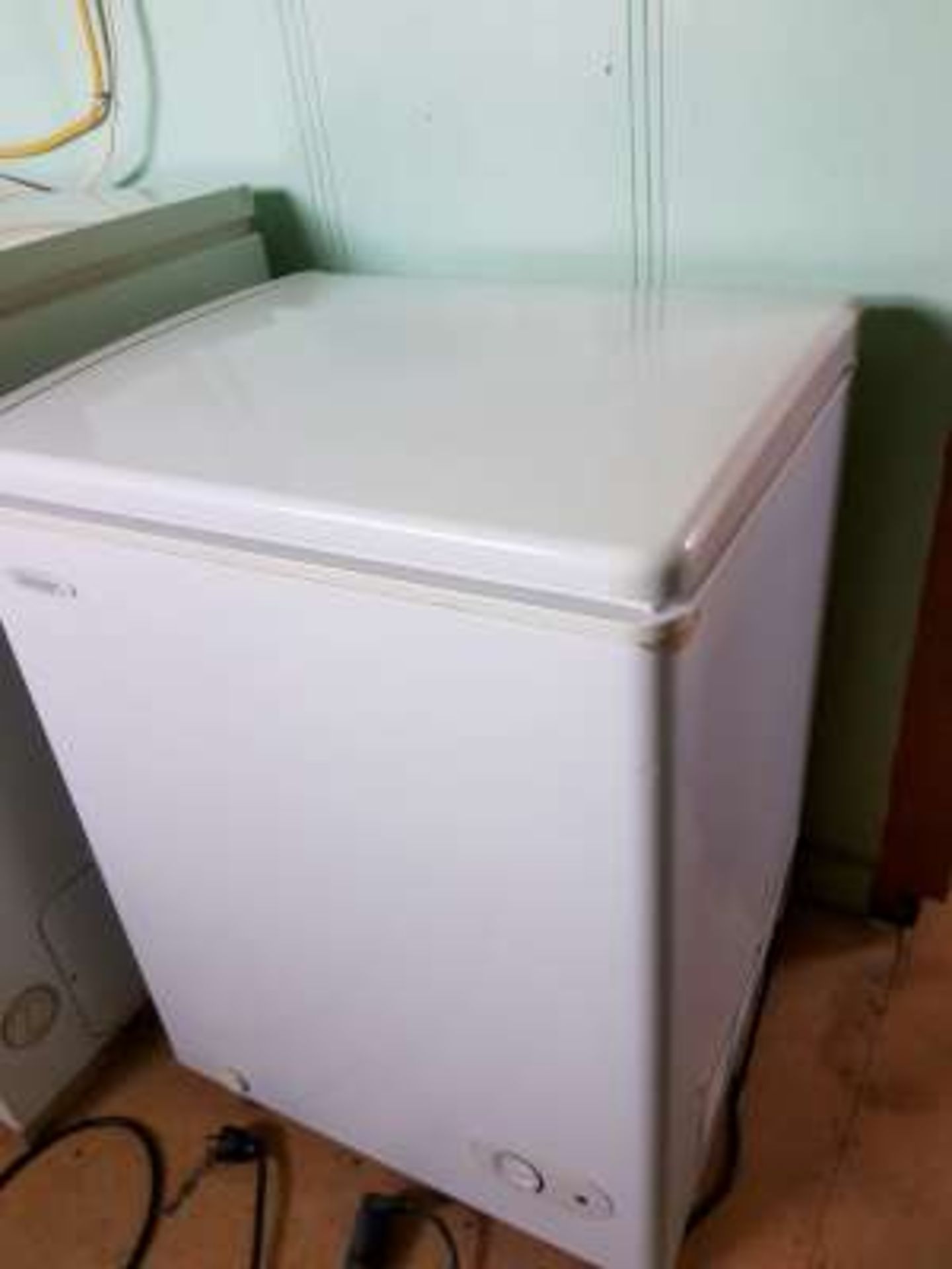 Danby Chest Freezer, apartment size (nice) - Image 3 of 3