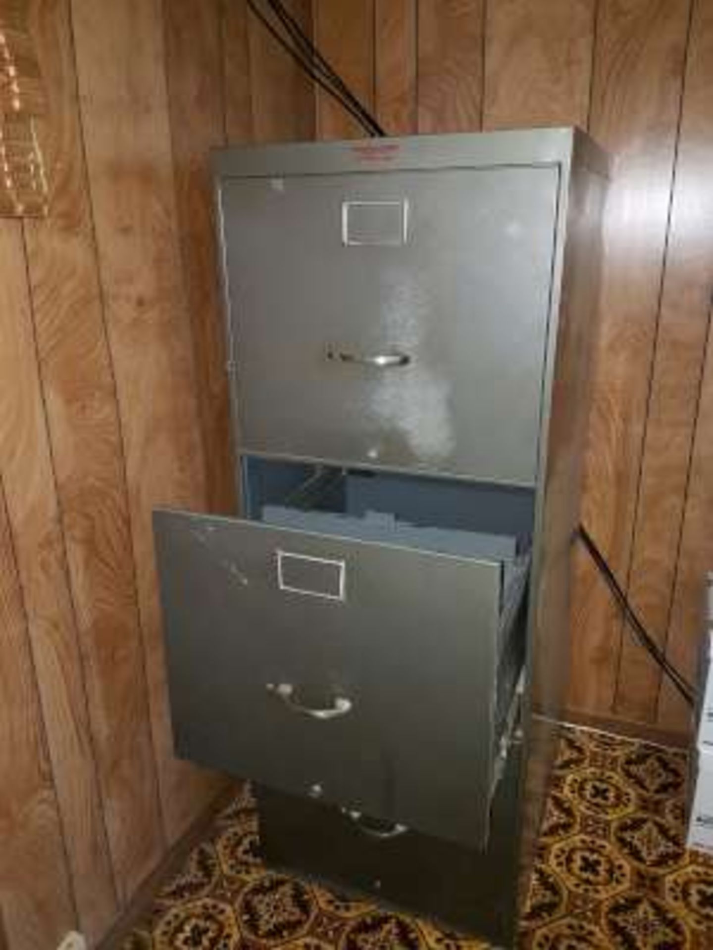 Filing cabinet, Legal size, 3 large drawers - Image 2 of 2