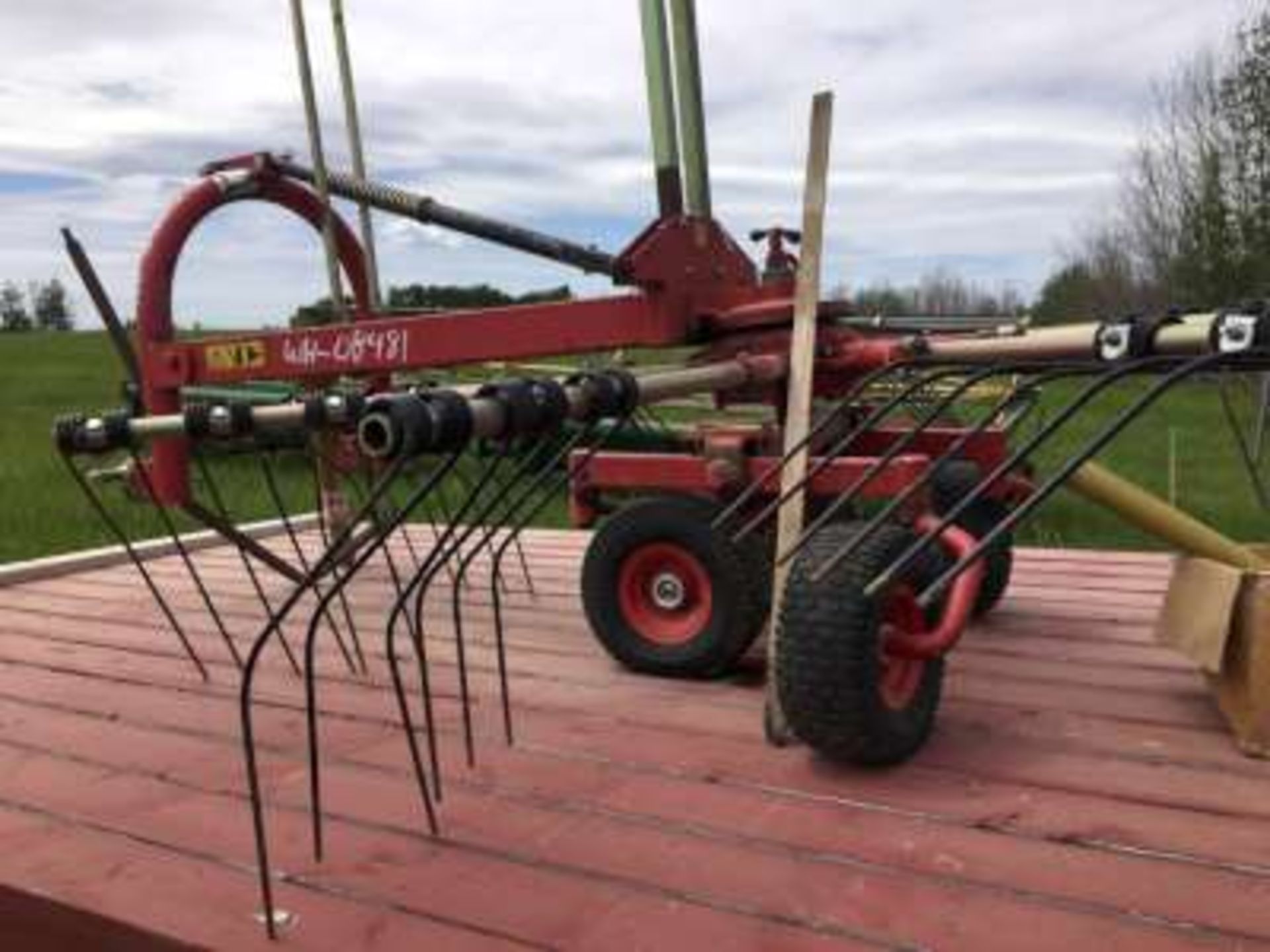 8' Hay Rake 3pth (like new condition) - Image 4 of 4