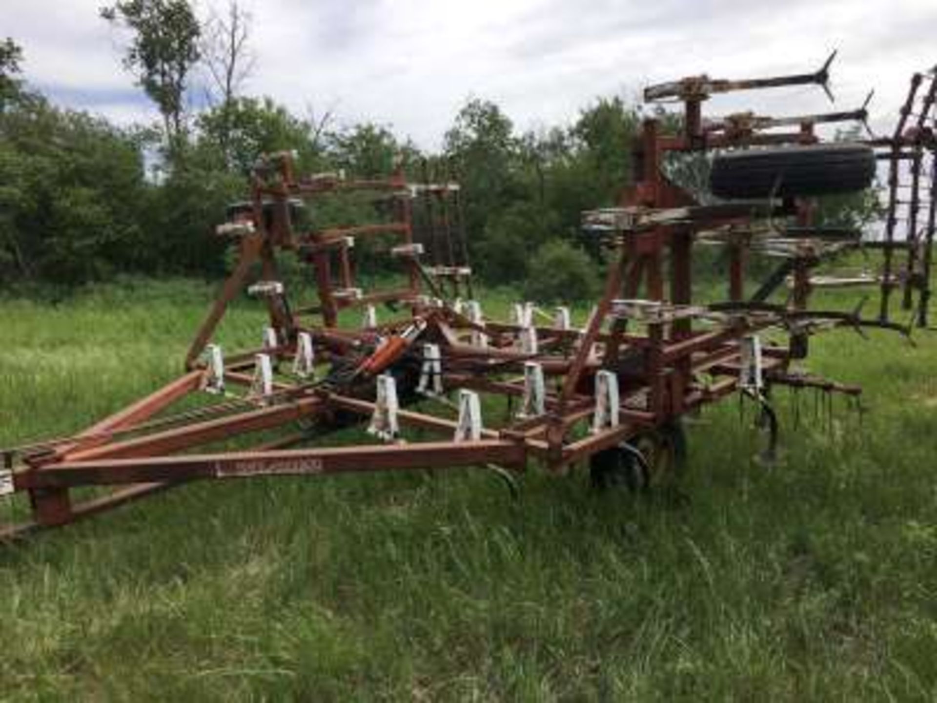 Wilrich 25ft field cultivator w/harrows