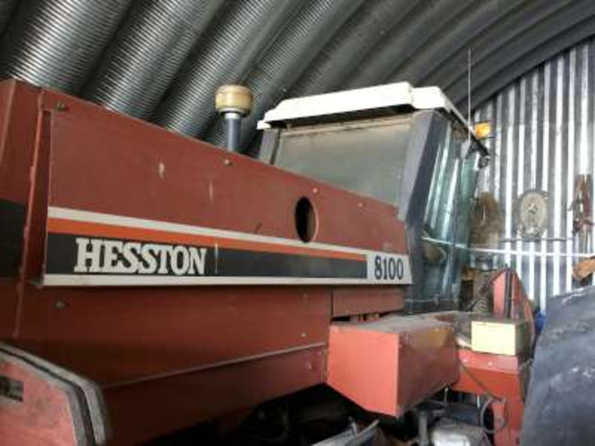 8100 Hesston swather s/n 810T01210, 1898 hrs, 30ft header, p/u reels, dbl knife, dbl swath, - Image 4 of 5