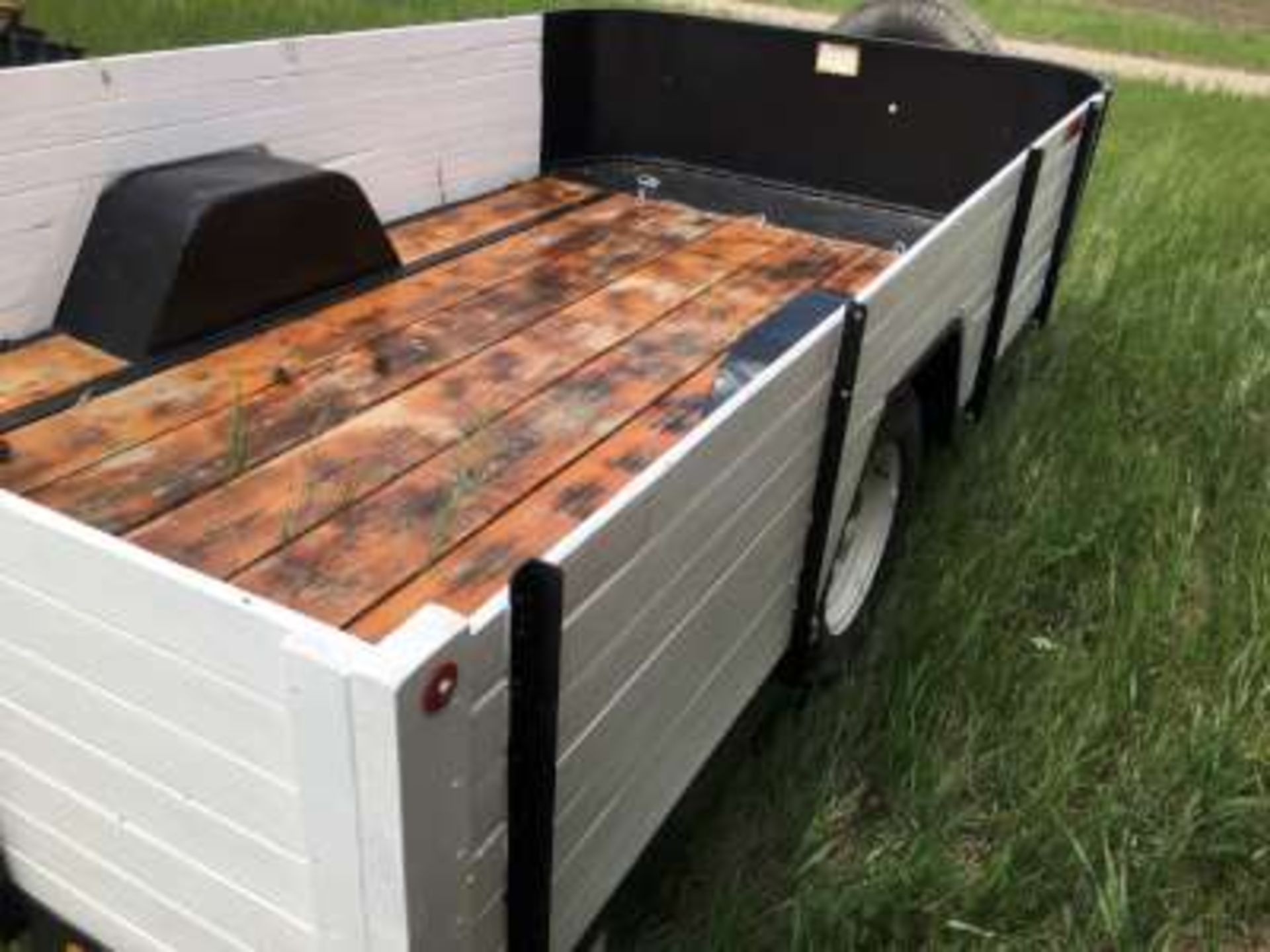 Utility trailer, steel frame wood floor, 12ftx6.6ft, w/sides, single heavyduty axle, spare tire - Image 2 of 5