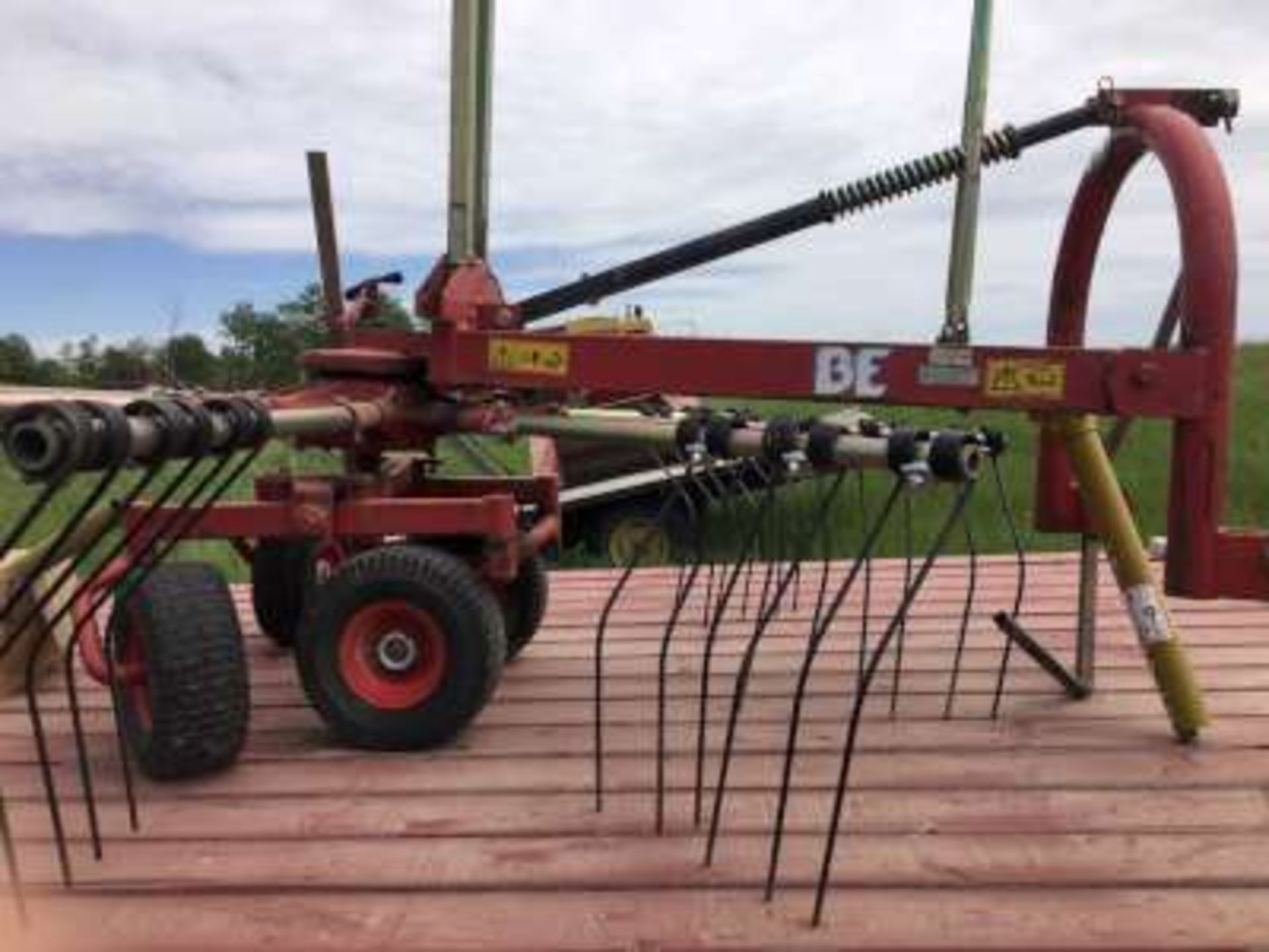 8' Hay Rake 3pth (like new condition)