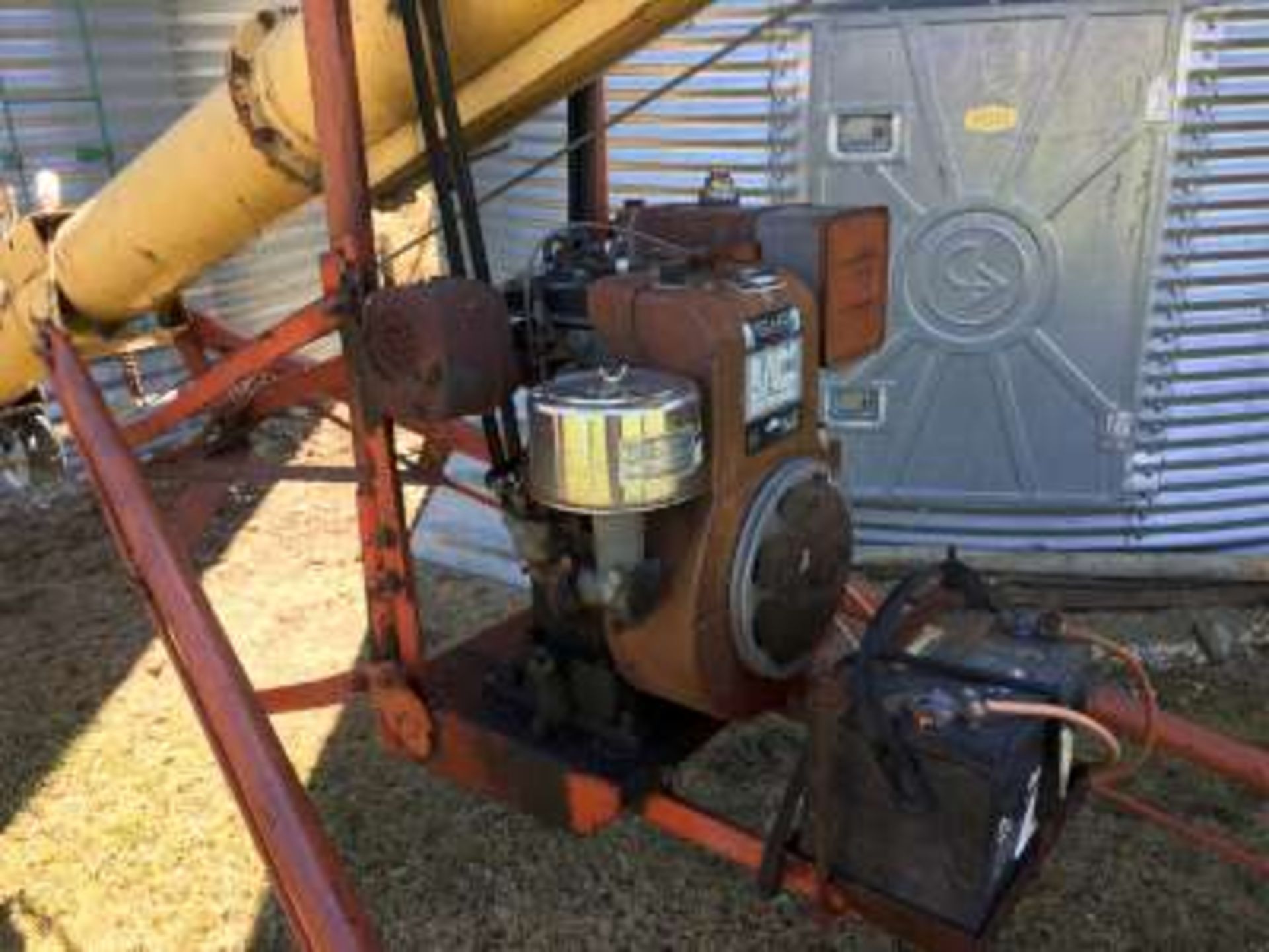 Westfield grain auger, 7x36, 16hp B&S motor - Image 2 of 3