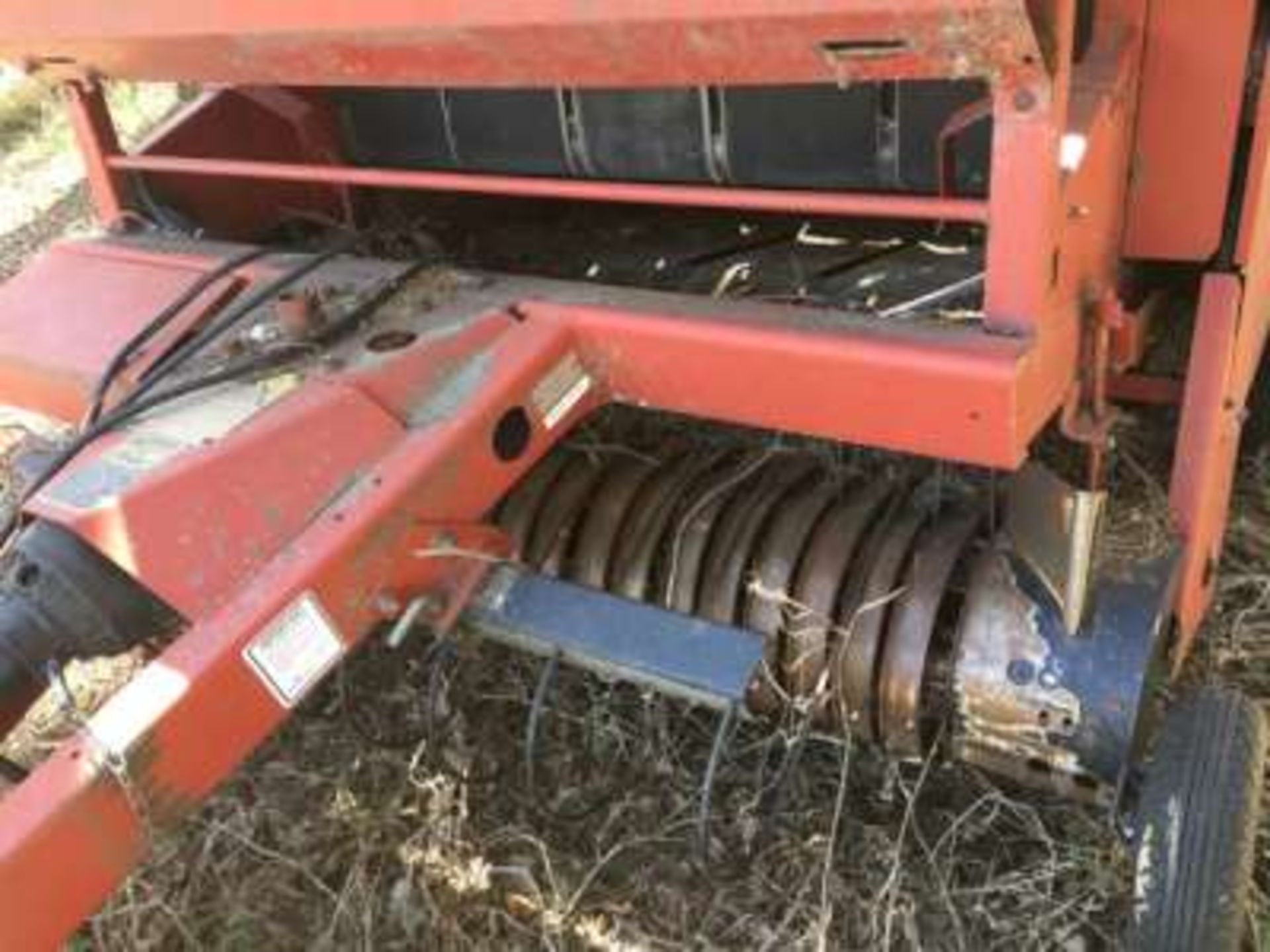 1986 CIH 3650 round baler, 5 belt - Image 2 of 3