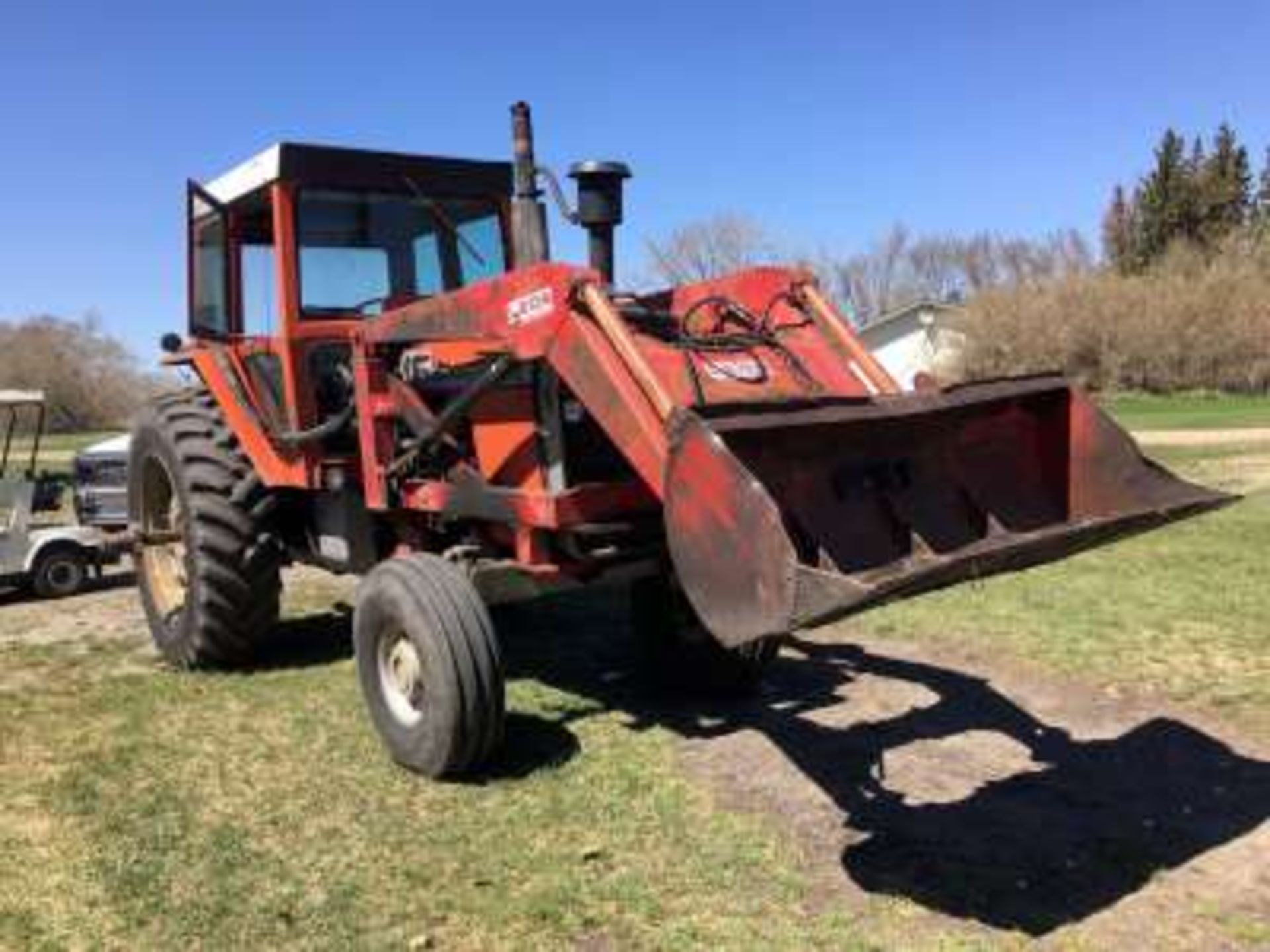 MF 1105 tractor, dsl, cab, 8622hrs, Leons FEL, 6ft bucket, 18.4x38 tires (new), c/w duals, dual - Image 2 of 5