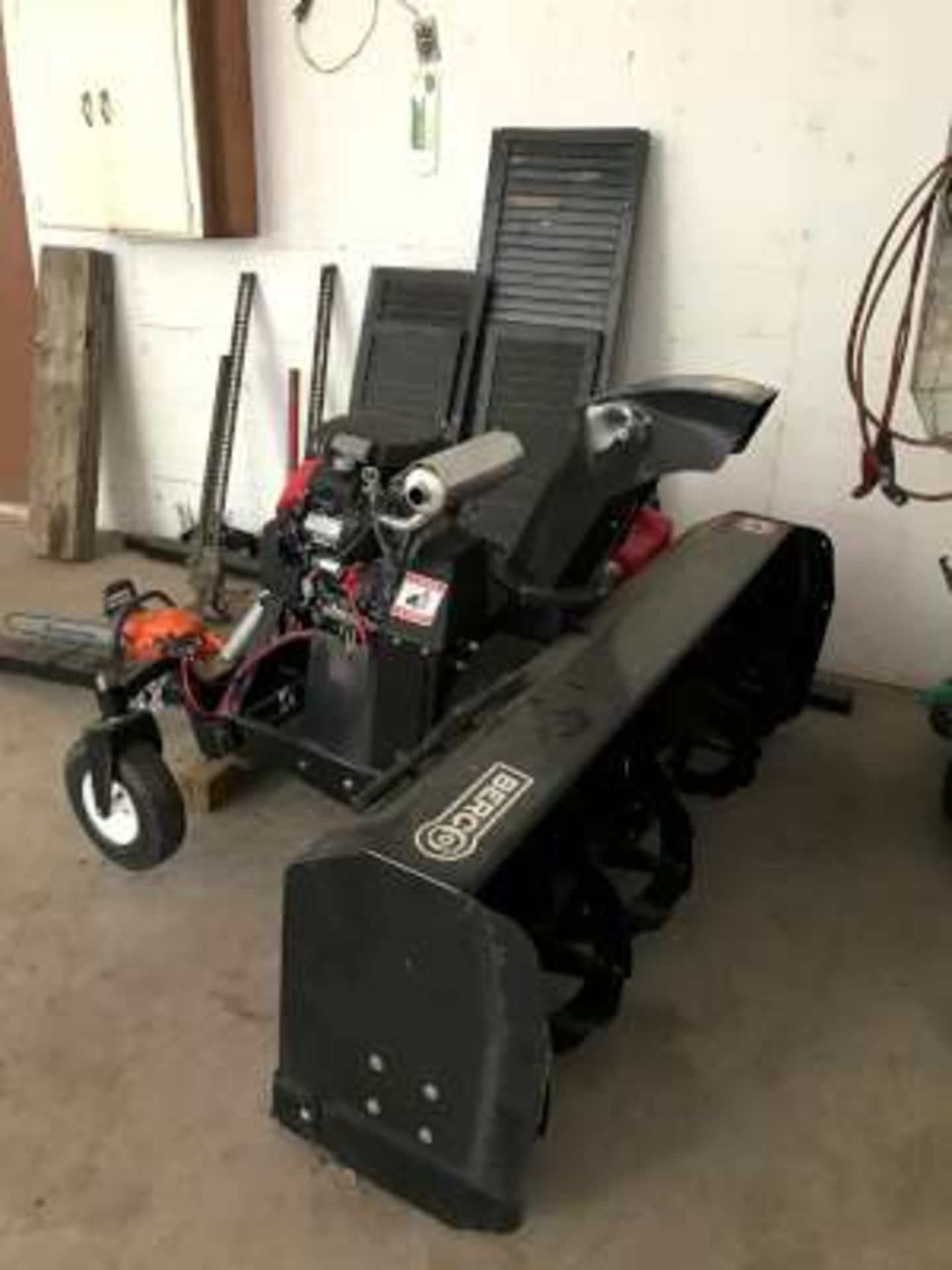 Berco snowblower 72in w/25hp elec. start motor, elec. chute (used about 10hrs)